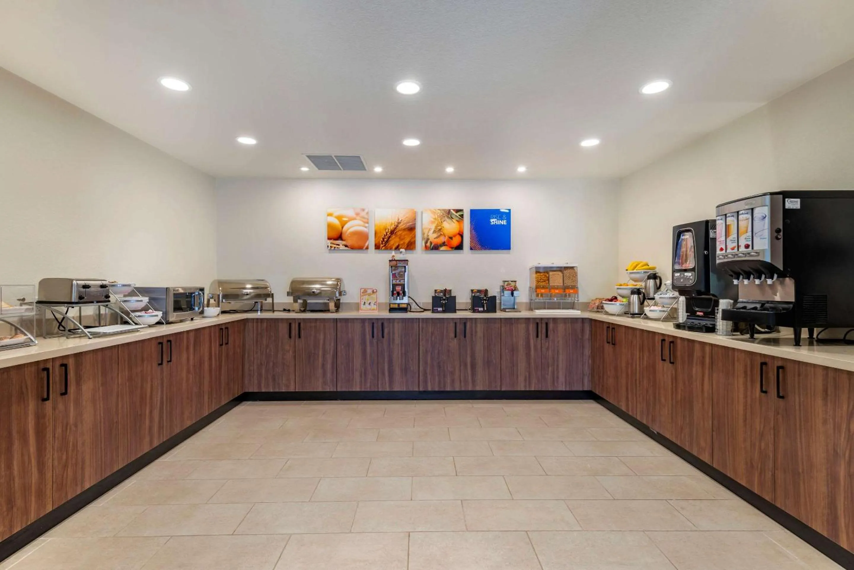 Restaurant/places to eat in Comfort Suites Broomfield-Boulder-Interlocken