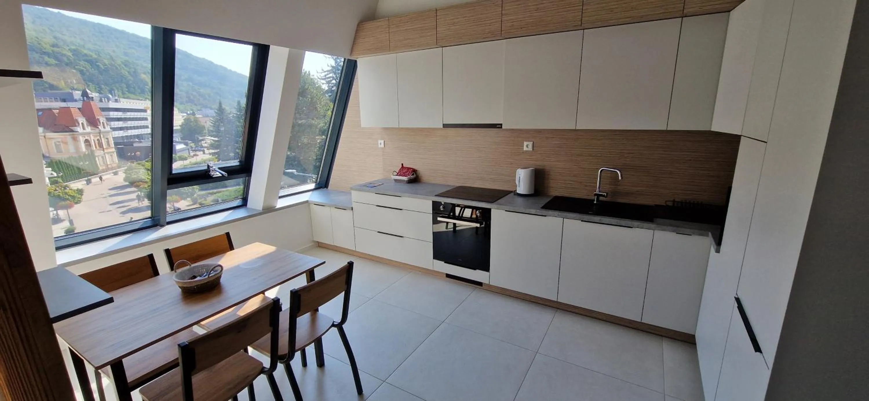 Kitchen or kitchenette in Apartmánový dom GRAND - Contactless Check In