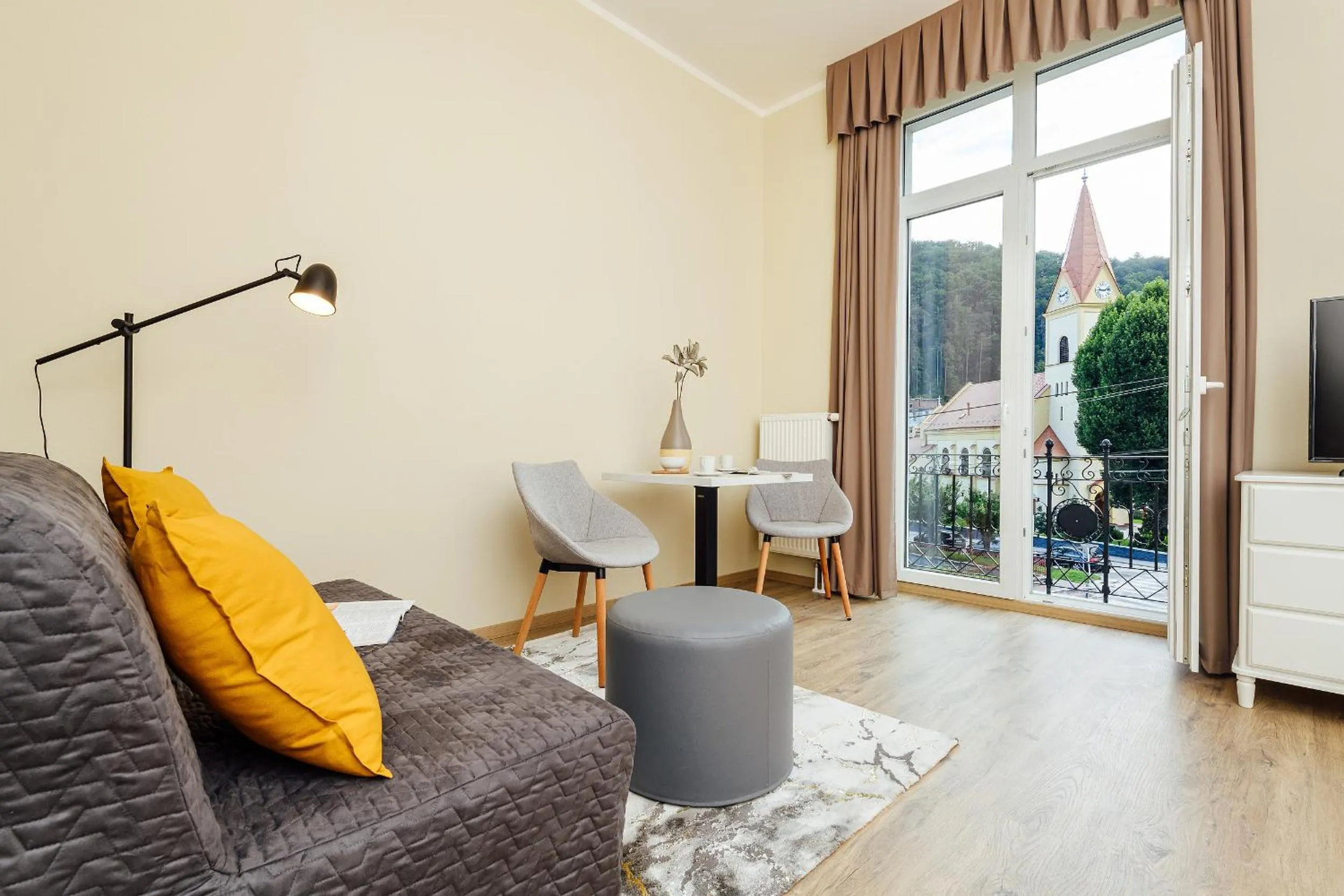 Communal lounge/ TV room in Apartmánový dom GRAND - Contactless Check In