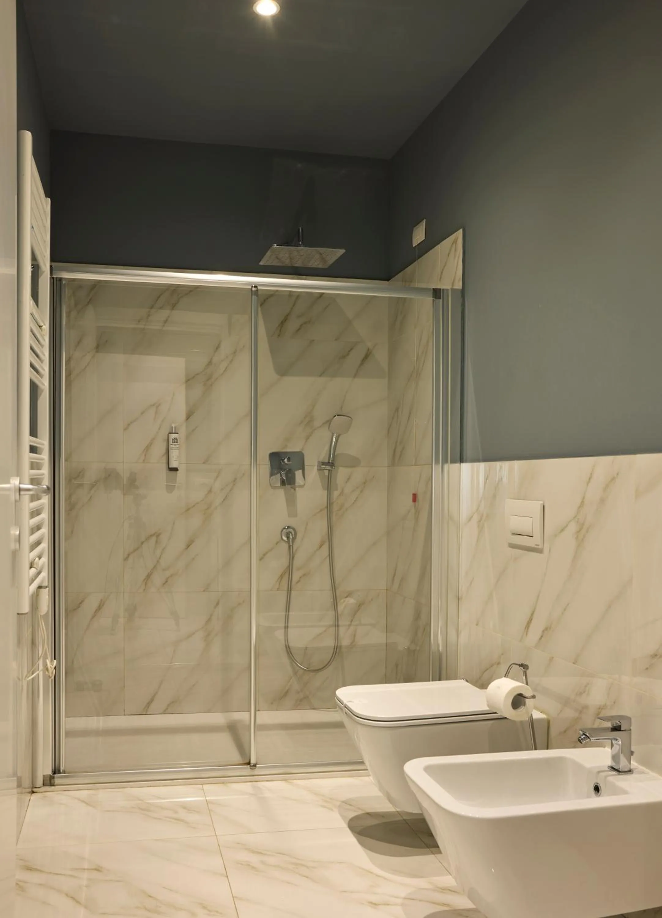 Shower in LUMERA STAY - Solferino