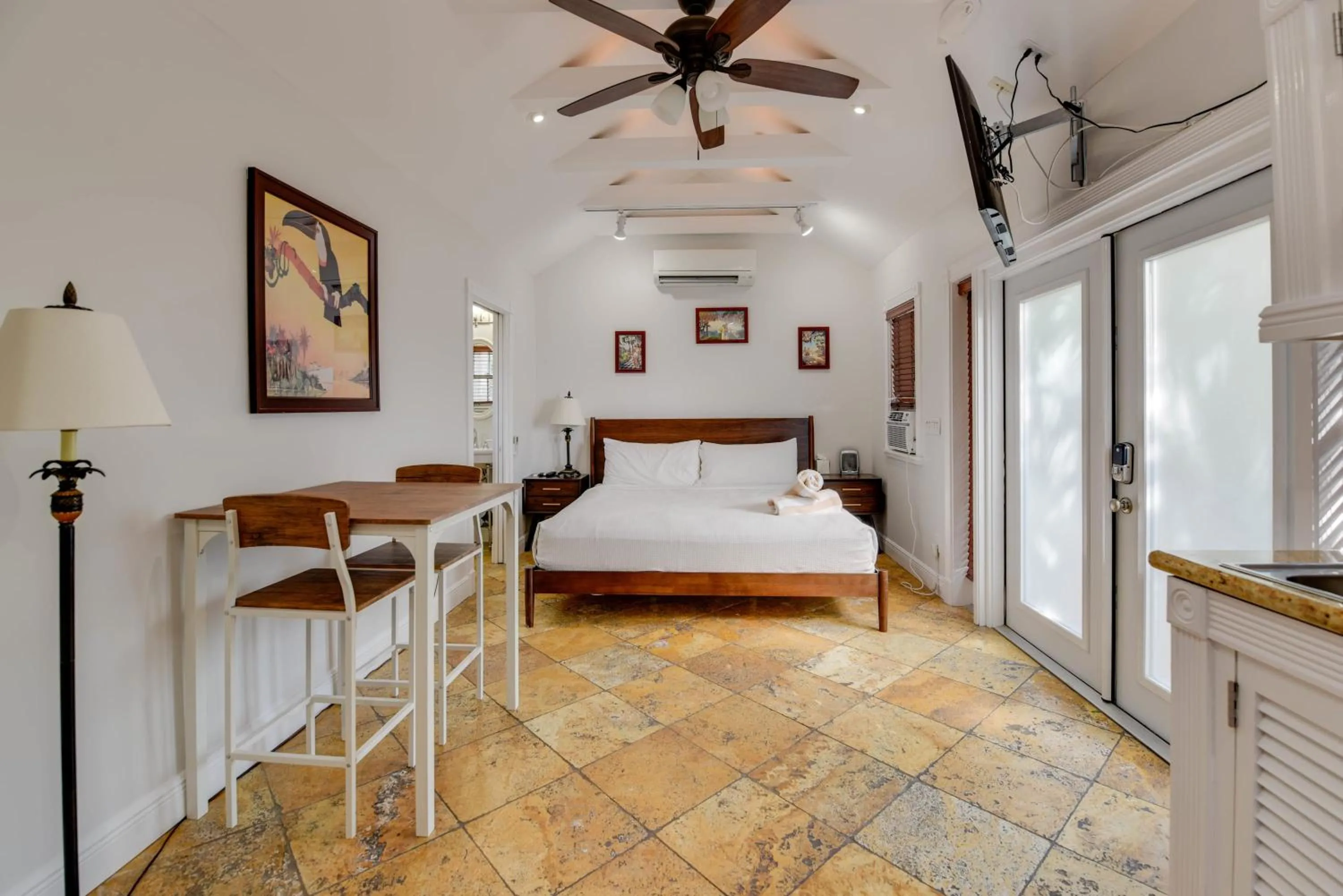 Bed in Southern Palms