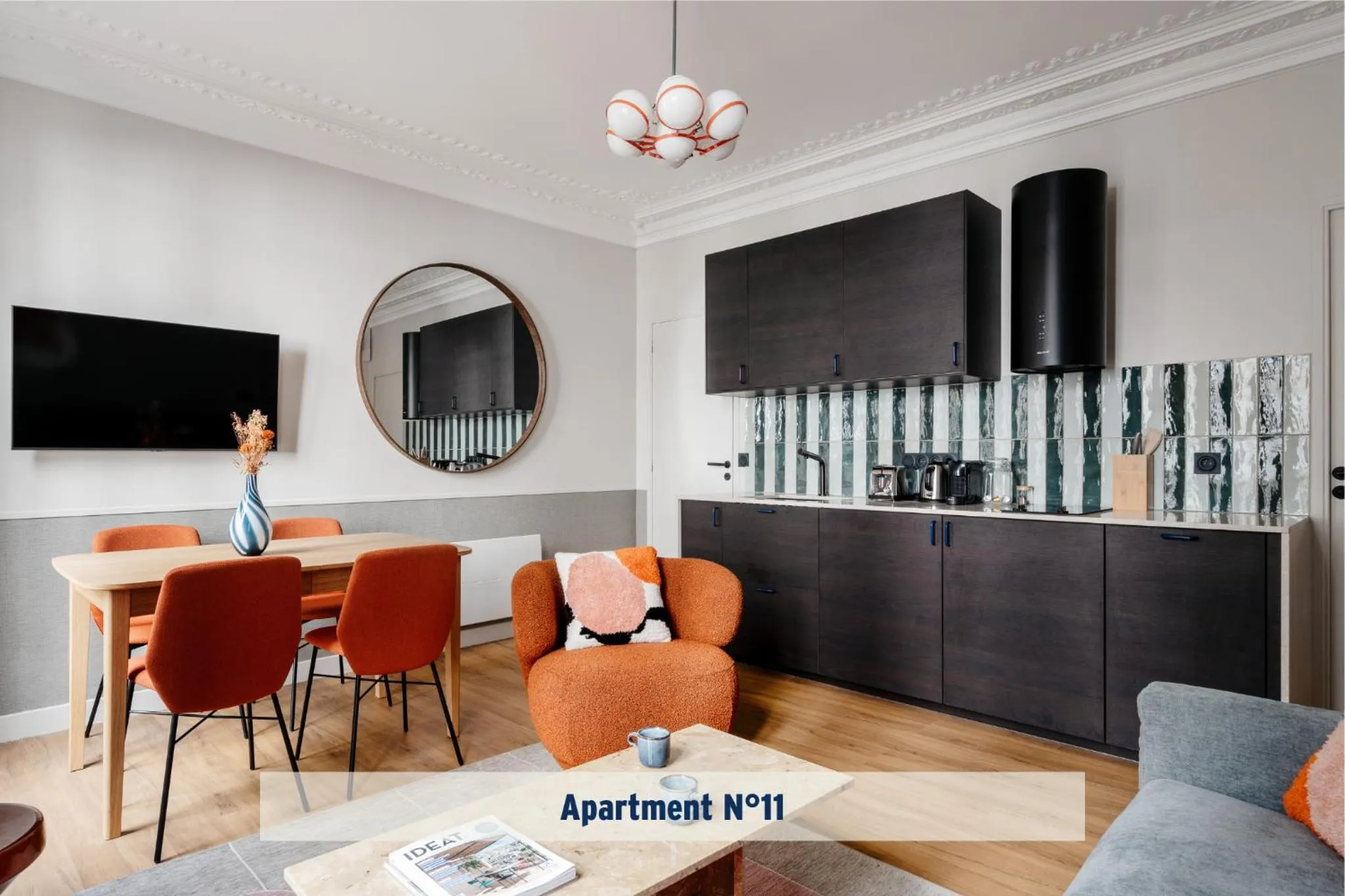 TV and multimedia in Edgar Suites Saint-Lazare - Amsterdam