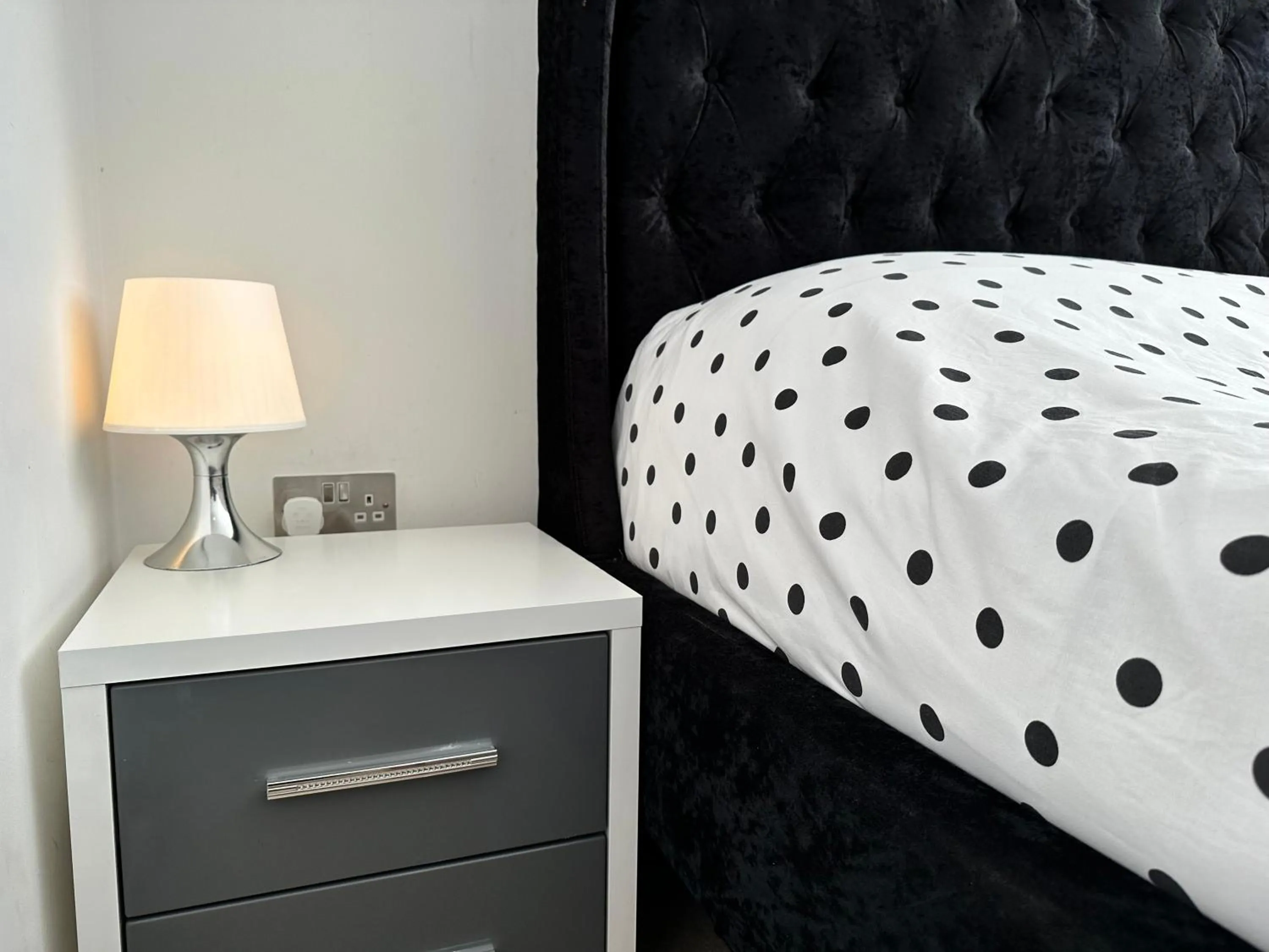 Bed in Comfort Stay Apartment in the heart of Haywards Heath