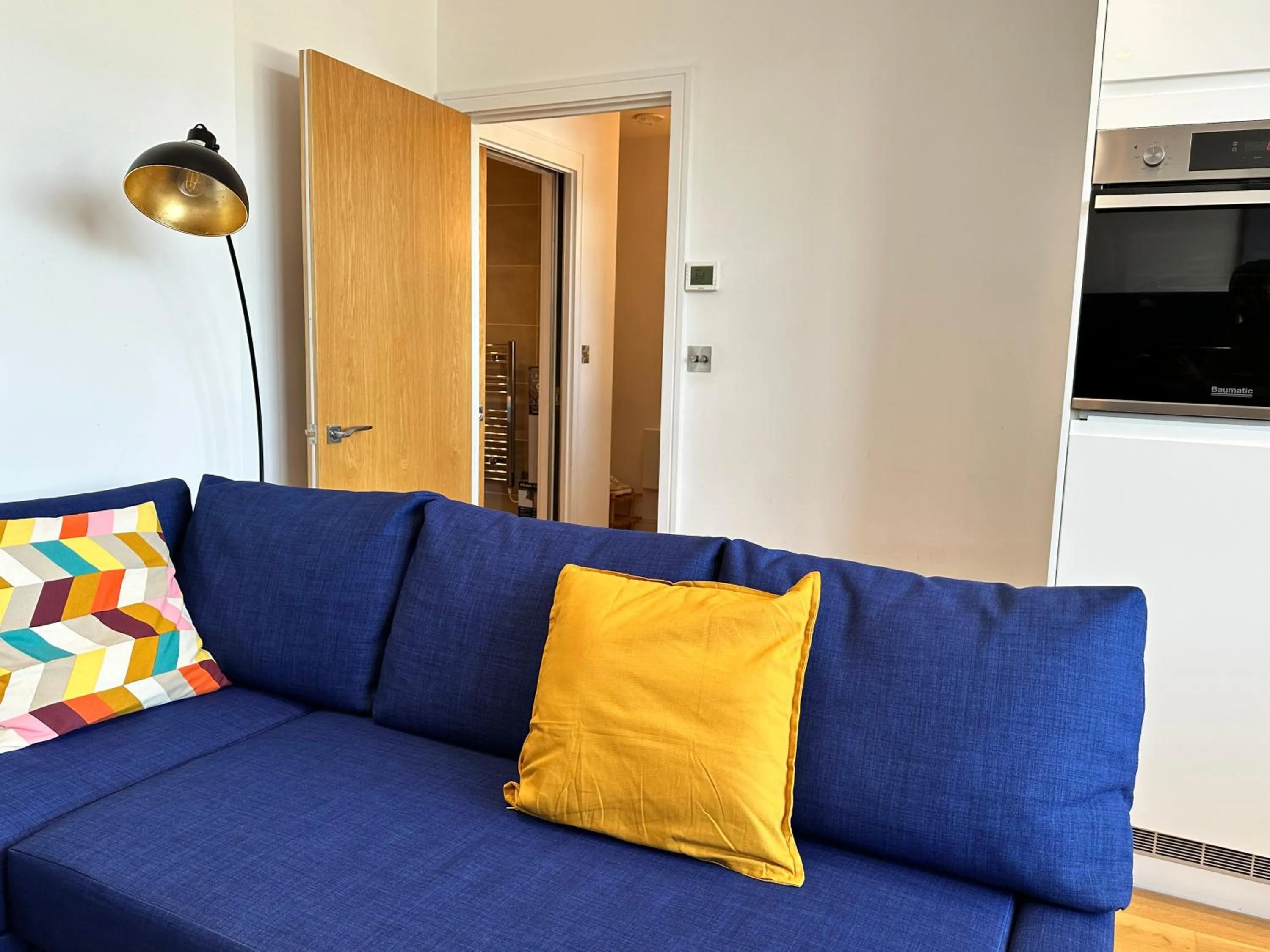 Living room in Comfort Stay Apartment in the heart of Haywards Heath