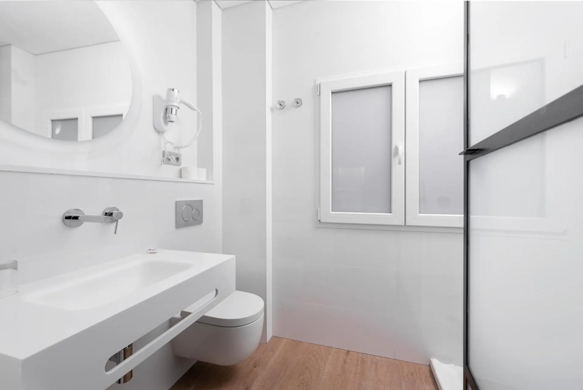 Shower in VIL5 by Be Alicante