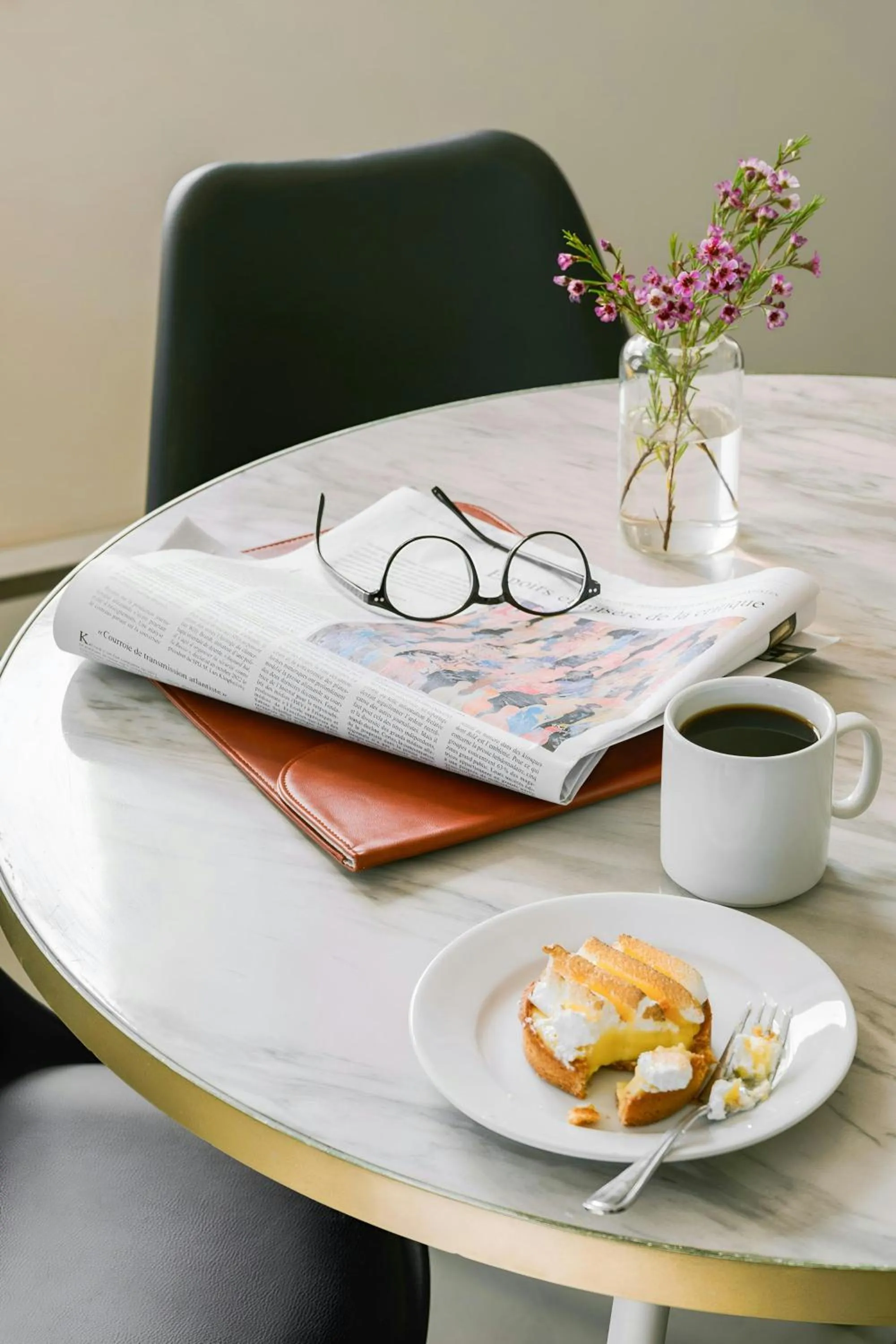 Photo of the whole room in Sonder by Marriott Bonvoy Le Guerin Apartments Le Plateau-Mont-Royal