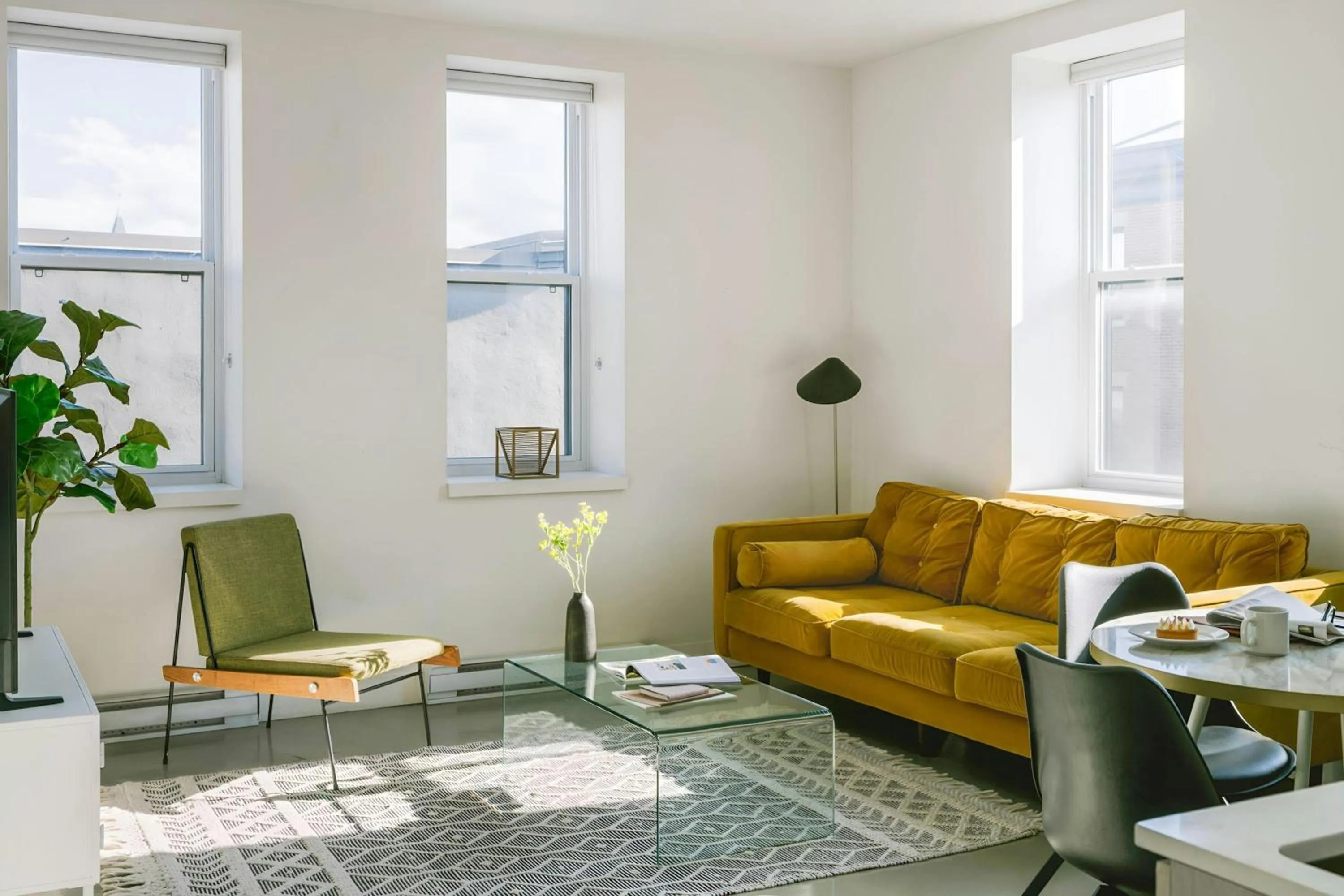 Living room in Sonder by Marriott Bonvoy Le Guerin Apartments Le Plateau-Mont-Royal