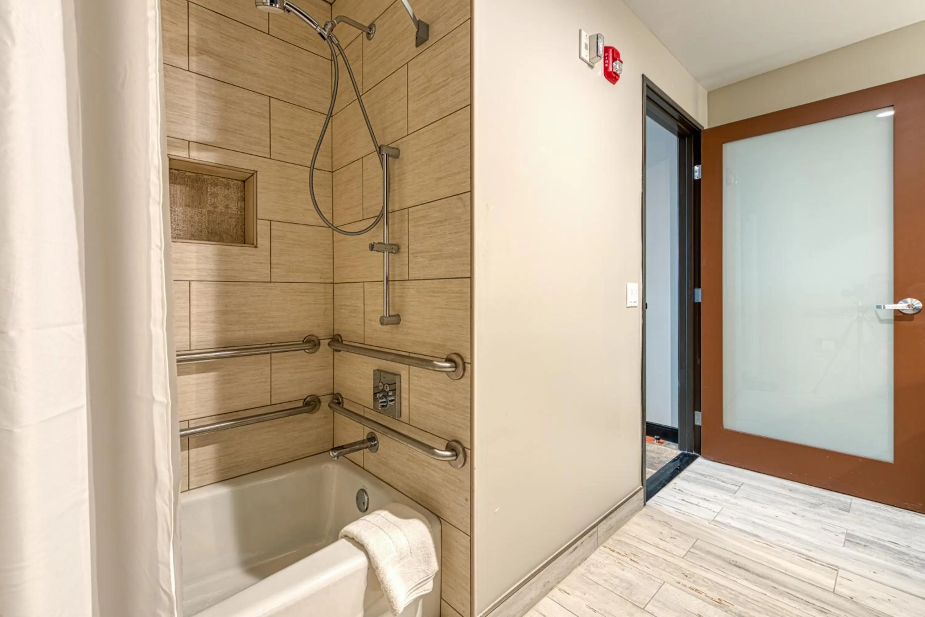 Hotel Lexen Newhall & Santa Clarita - Near Six Flags Magic Mountain