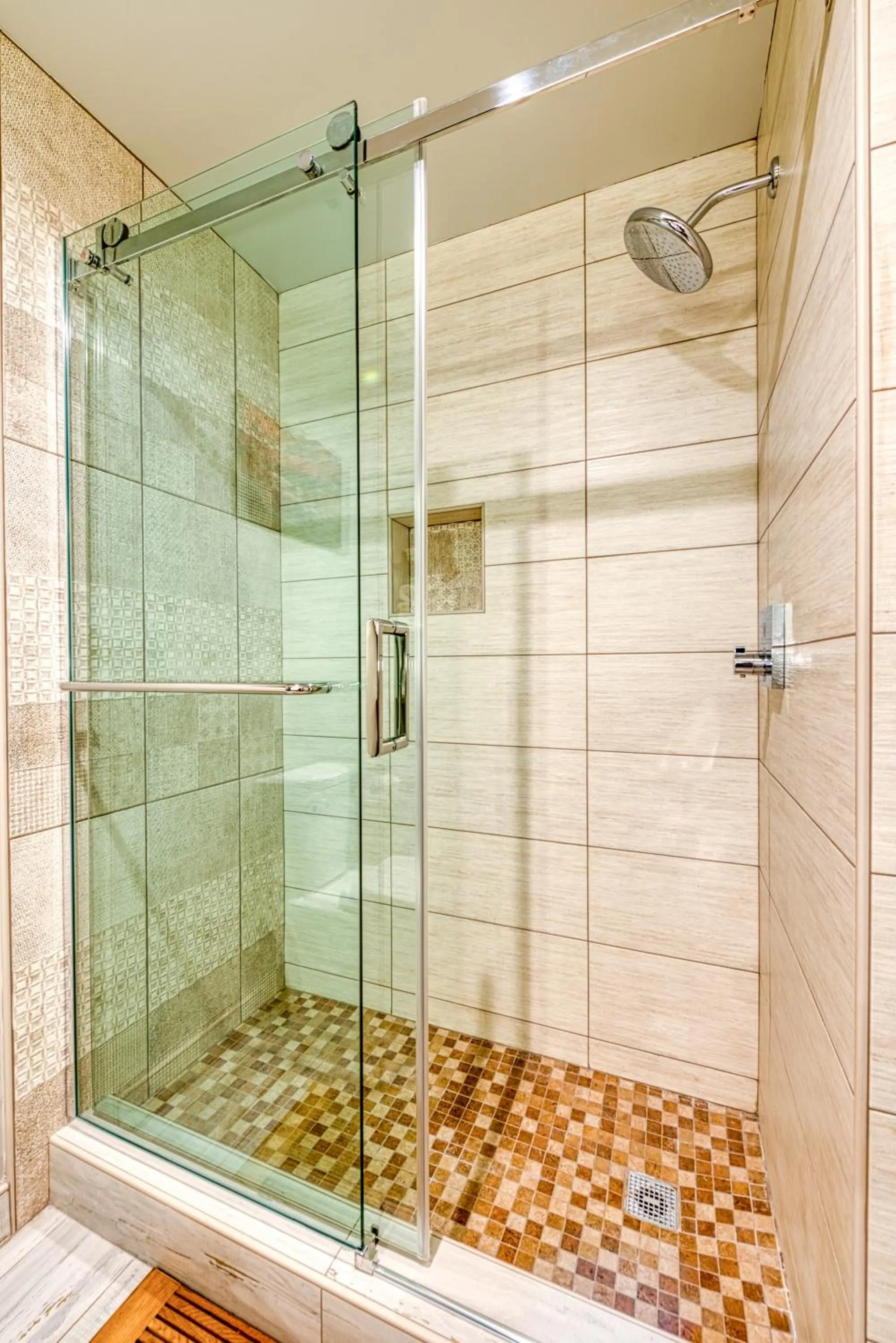 Shower in Hotel Lexen Newhall & Santa Clarita - Near Six Flags Magic Mountain