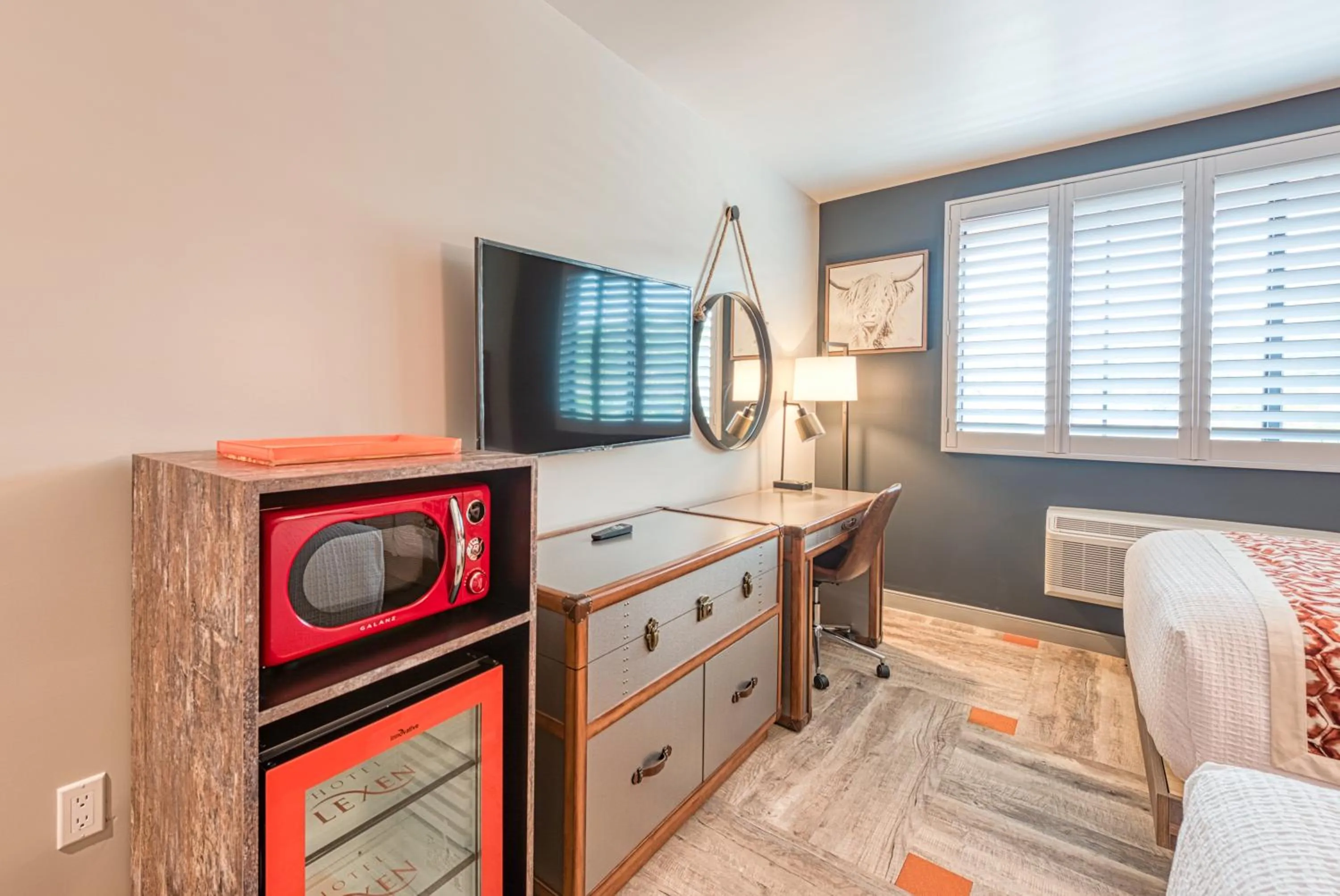 Hotel Lexen Newhall & Santa Clarita - Near Six Flags Magic Mountain