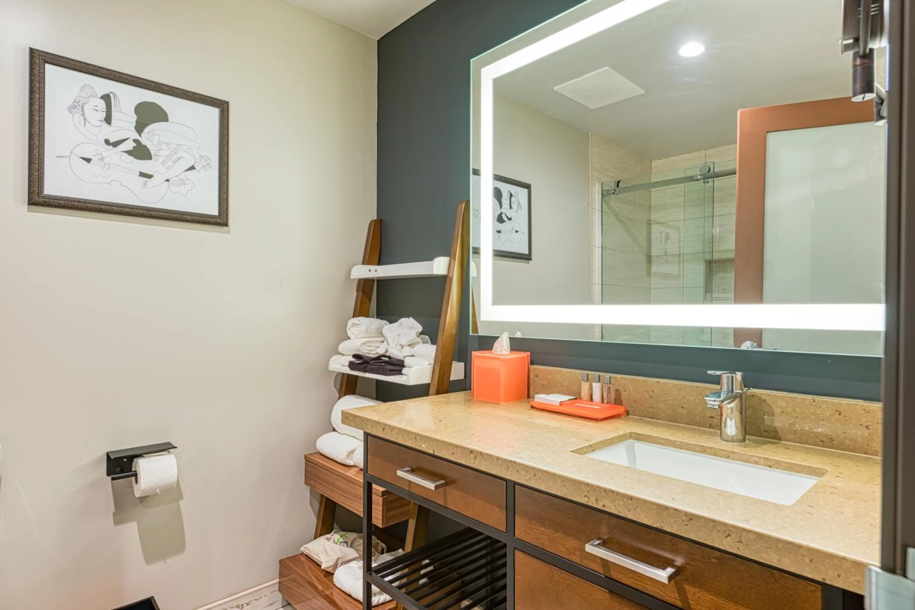 Hotel Lexen Newhall & Santa Clarita - Near Six Flags Magic Mountain