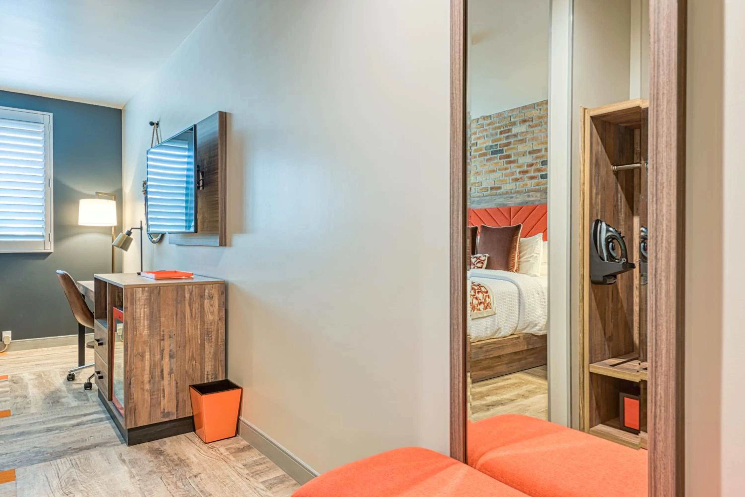 Hotel Lexen Newhall & Santa Clarita - Near Six Flags Magic Mountain