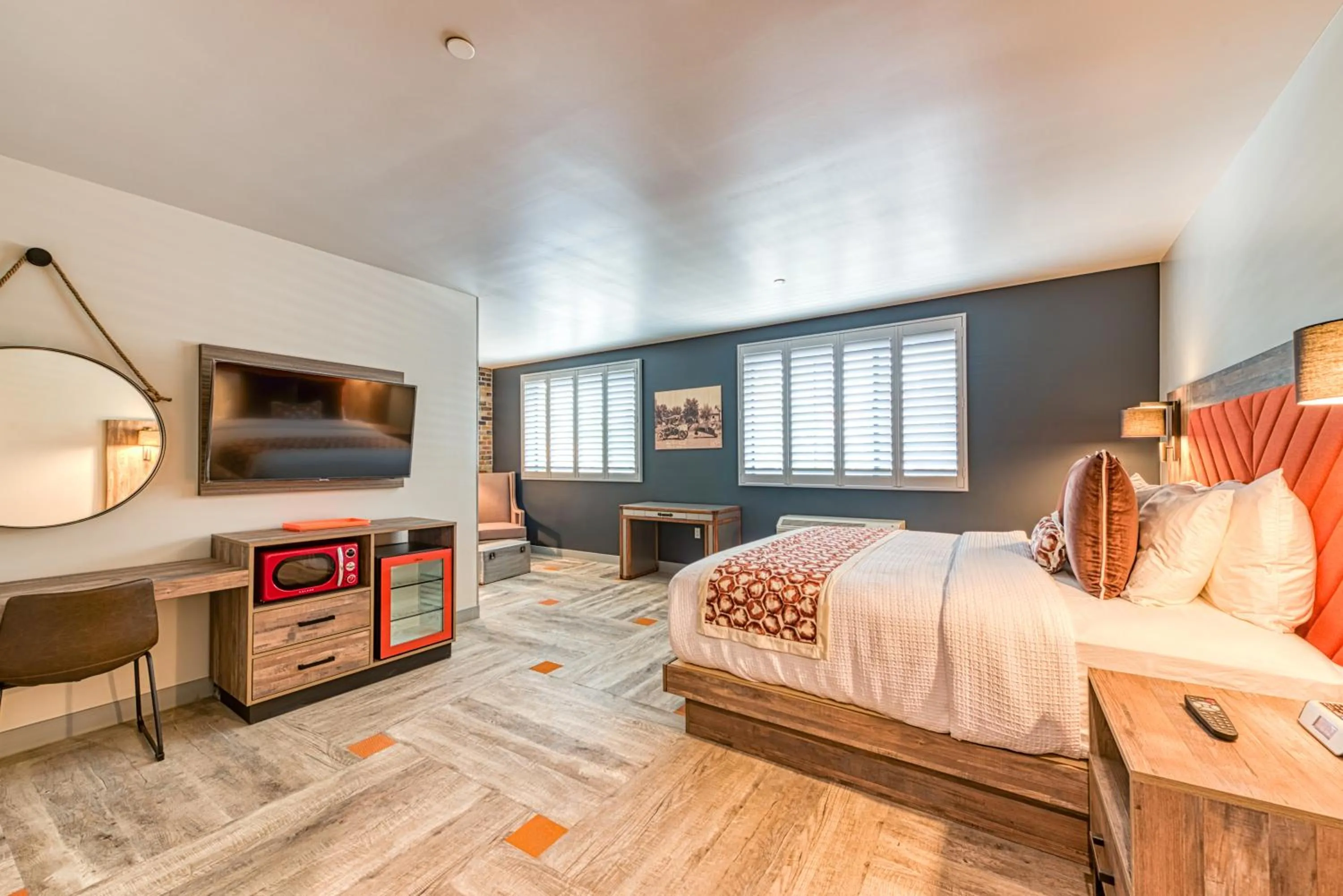 Bed in Hotel Lexen Newhall & Santa Clarita - Near Six Flags Magic Mountain