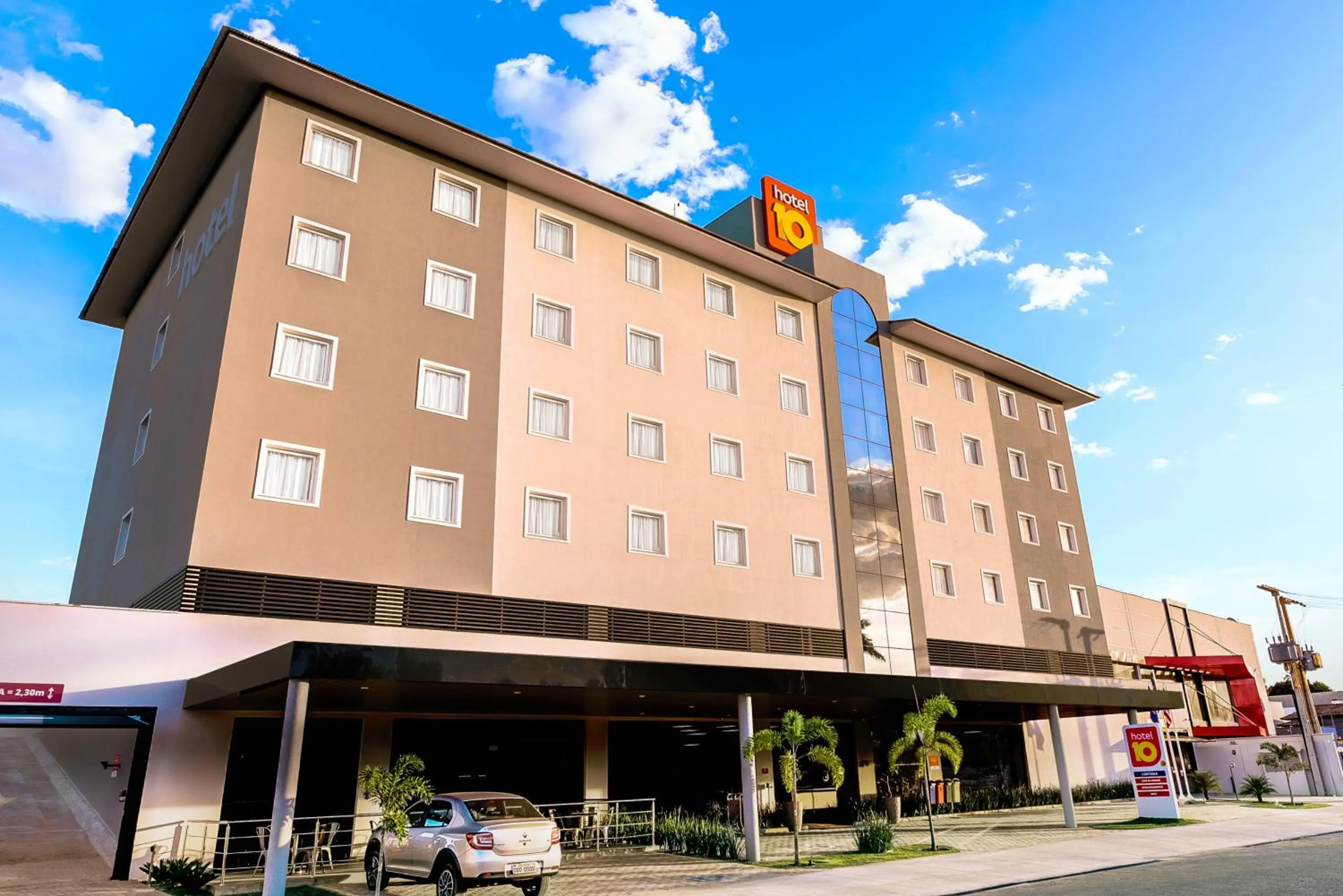 Property building in Hotel 10 Balsas