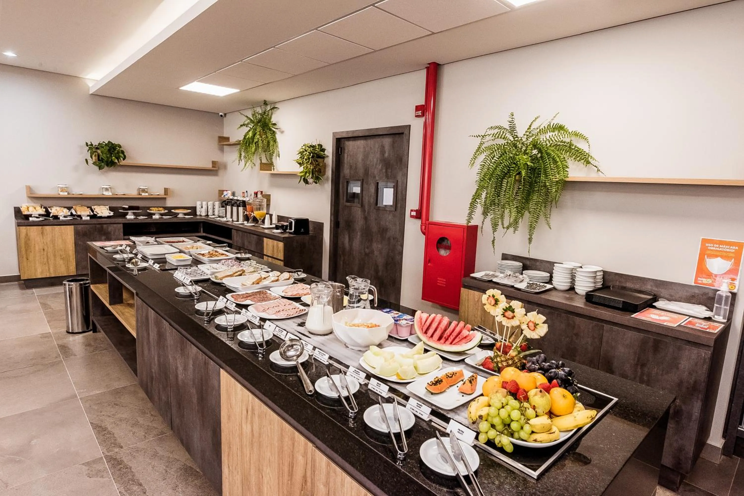 Continental breakfast in Hotel 10 Balsas