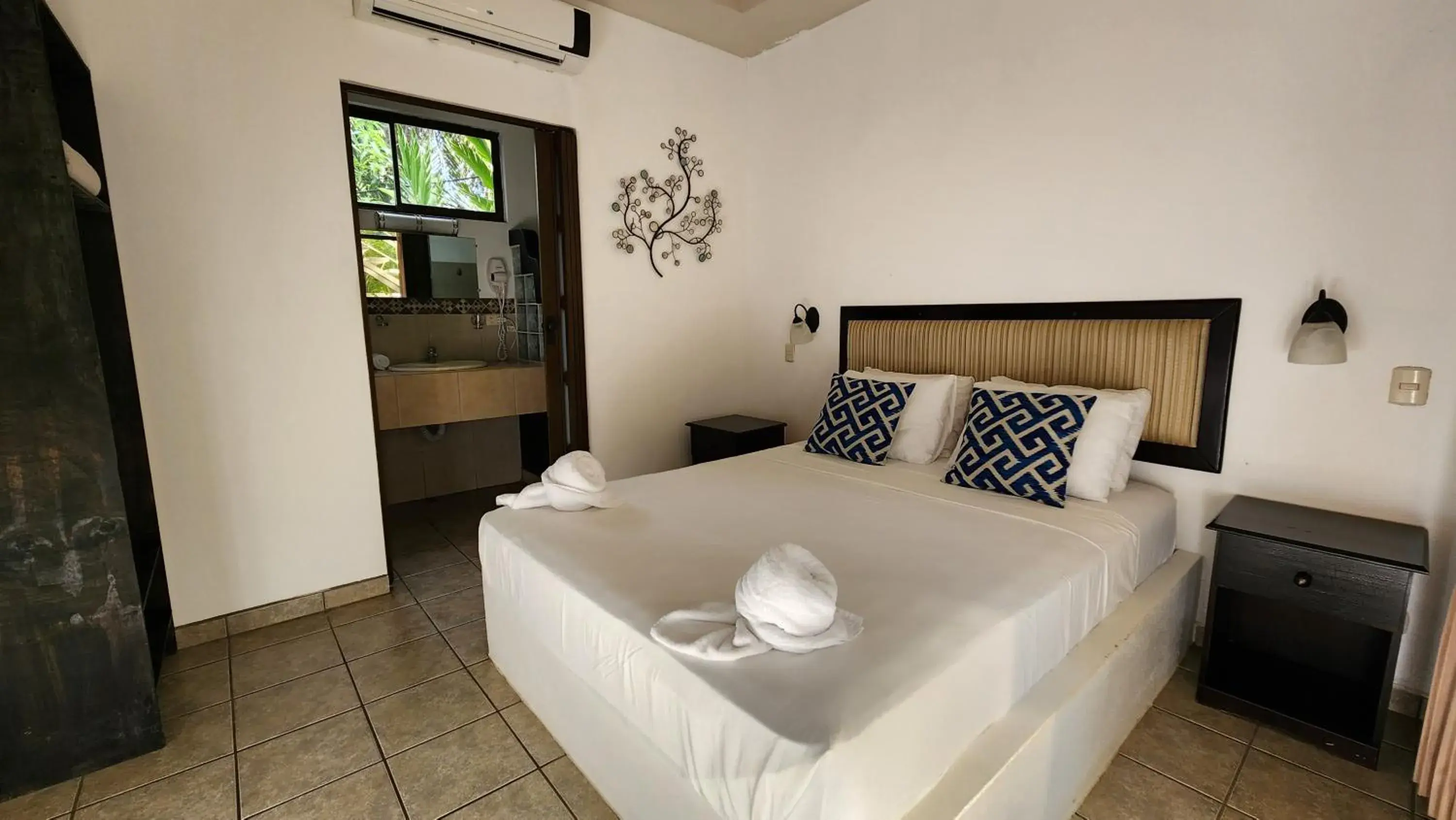 Double Room with Private Bathroom in Hotel LUZ de LUNA Bahía Ballena Double Room with Private Bathroom in Hotel LUZ de LUNA Bahía Ballena