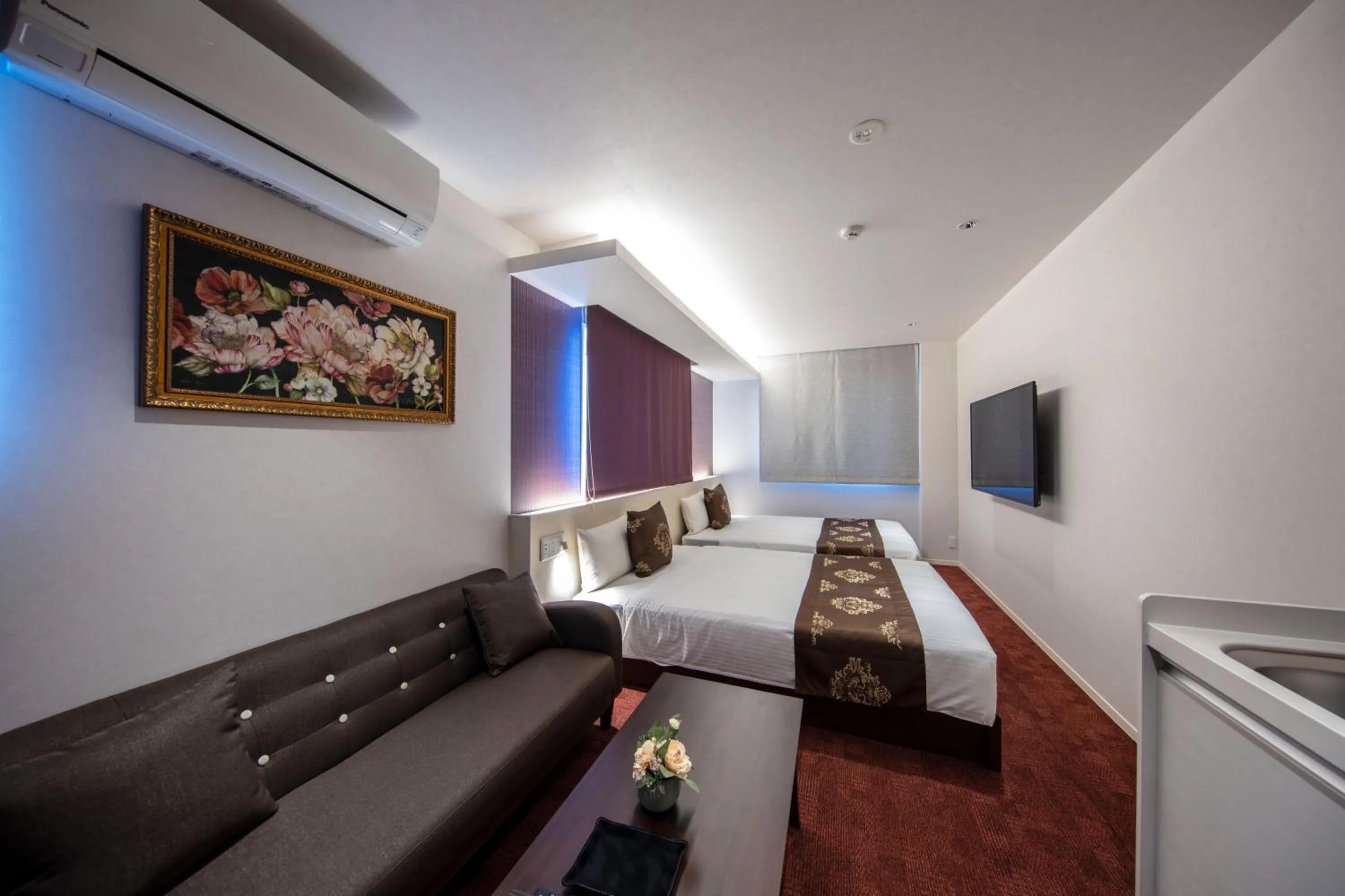 Photo of the whole room in GRAND BASE Okayama Ekimae