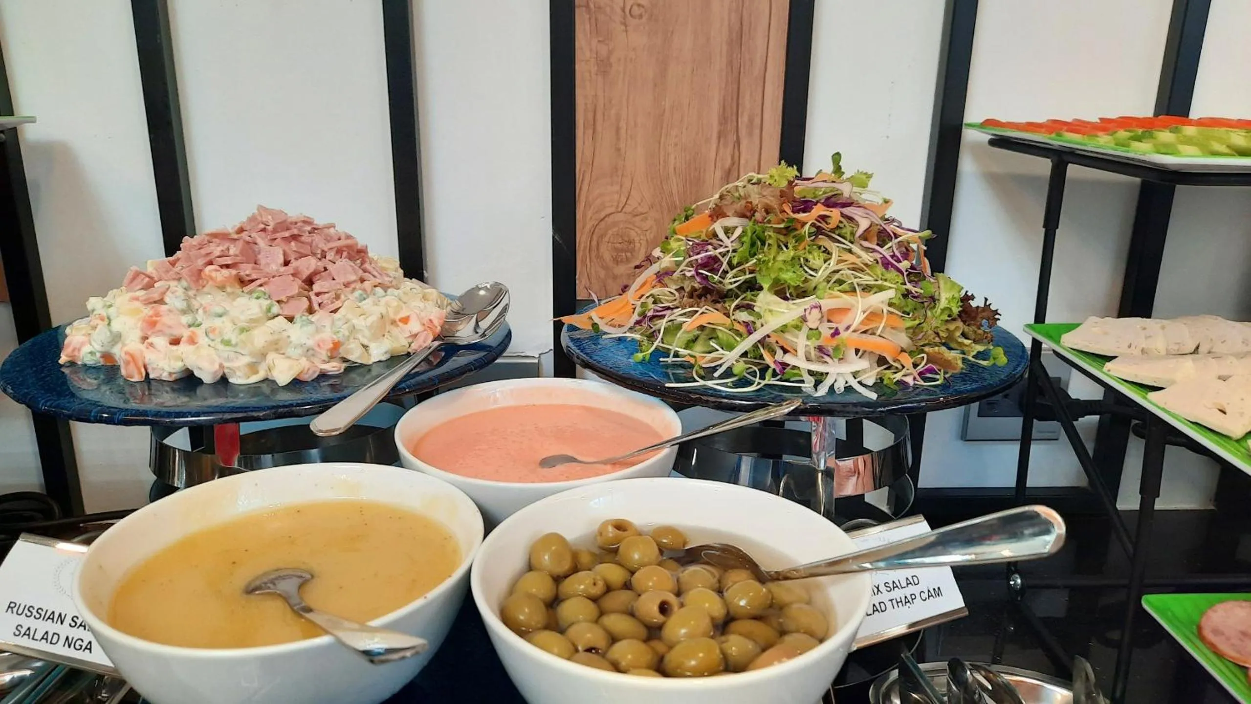 Restaurant/places to eat in SK LEGEND VUNG TAU HOTEL