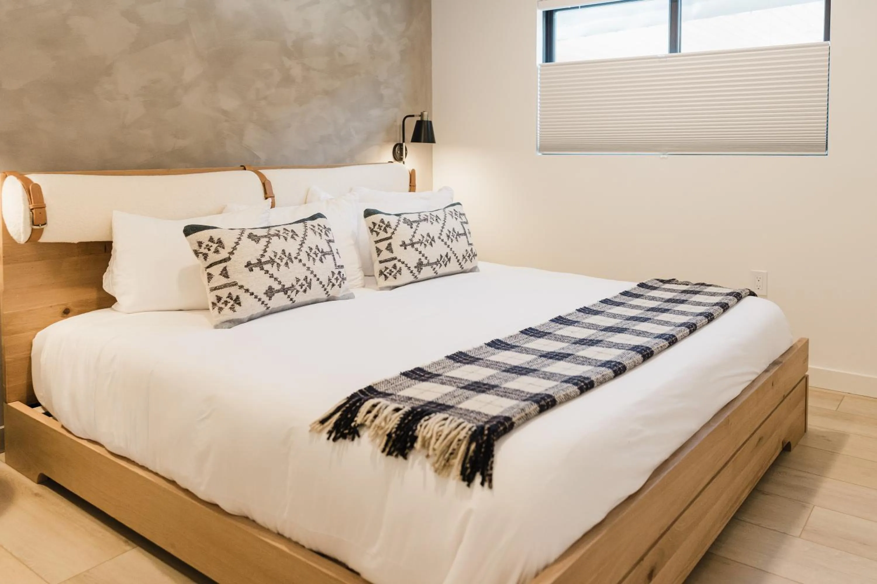 Bedroom, Bed in Wonderstone at Glacier