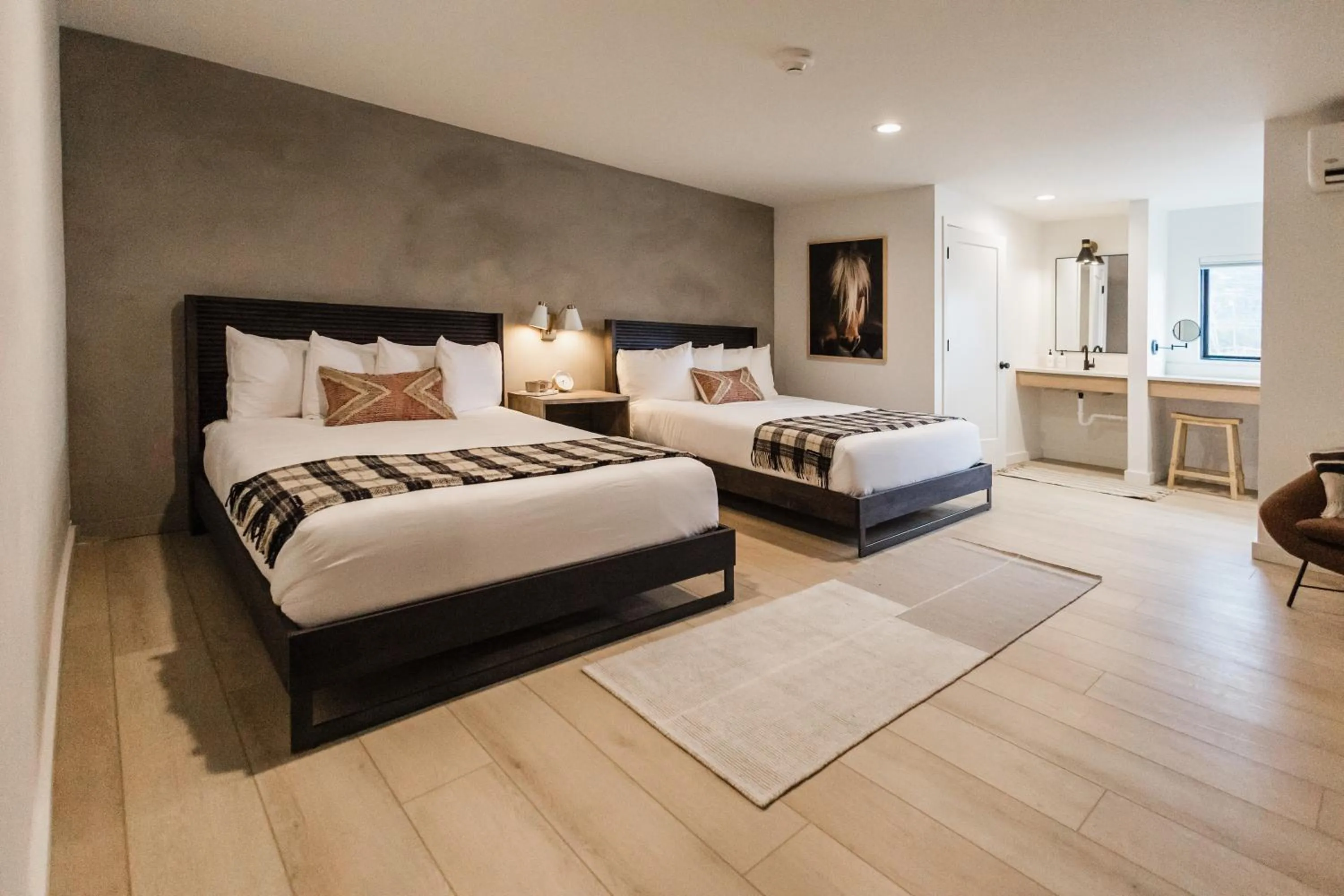 Photo of the whole room, Bed in Wonderstone at Glacier