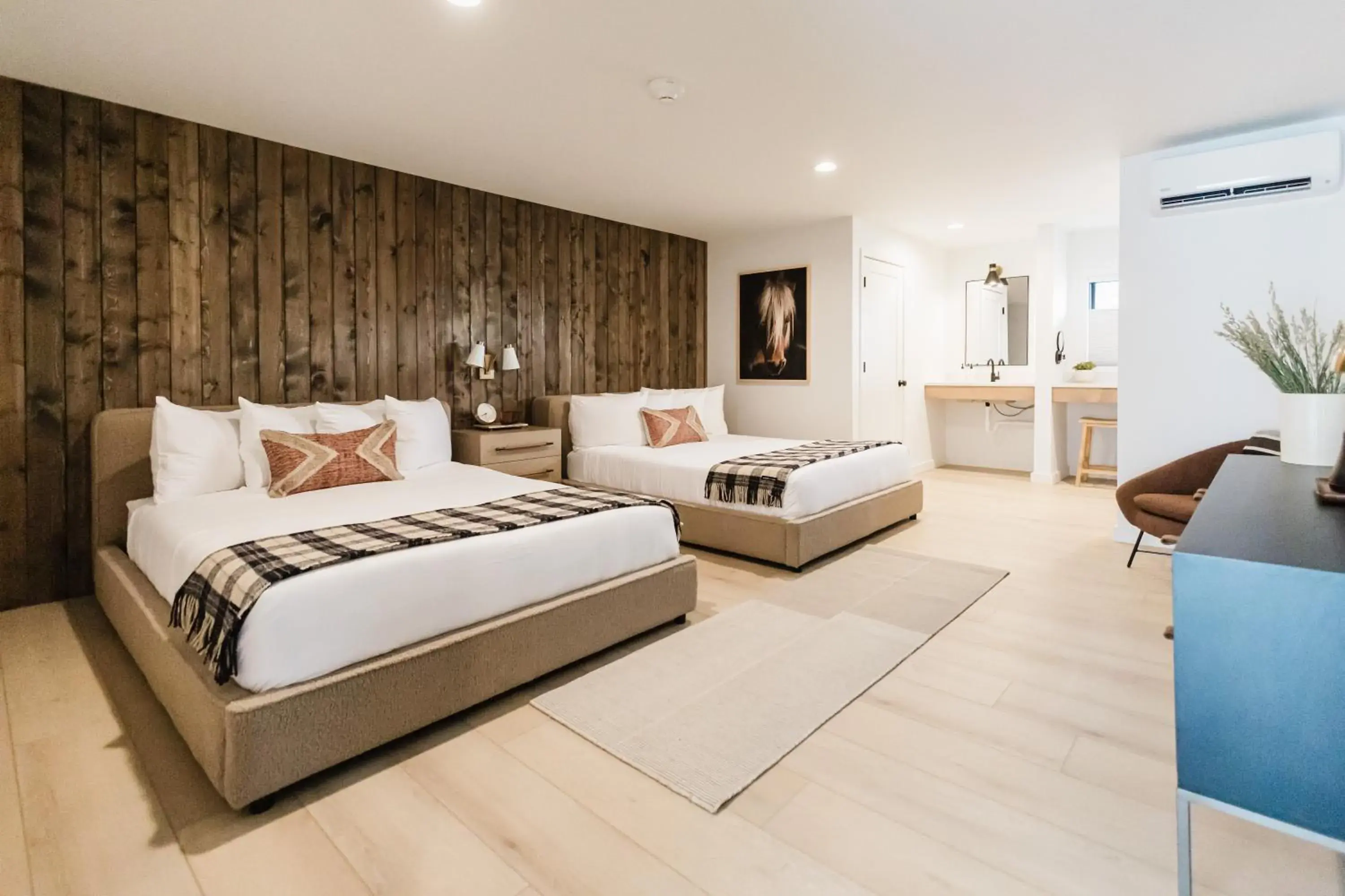 Riverstone Double Queen in Wonderstone at Glacier Riverstone Double Queen in Wonderstone at Glacier