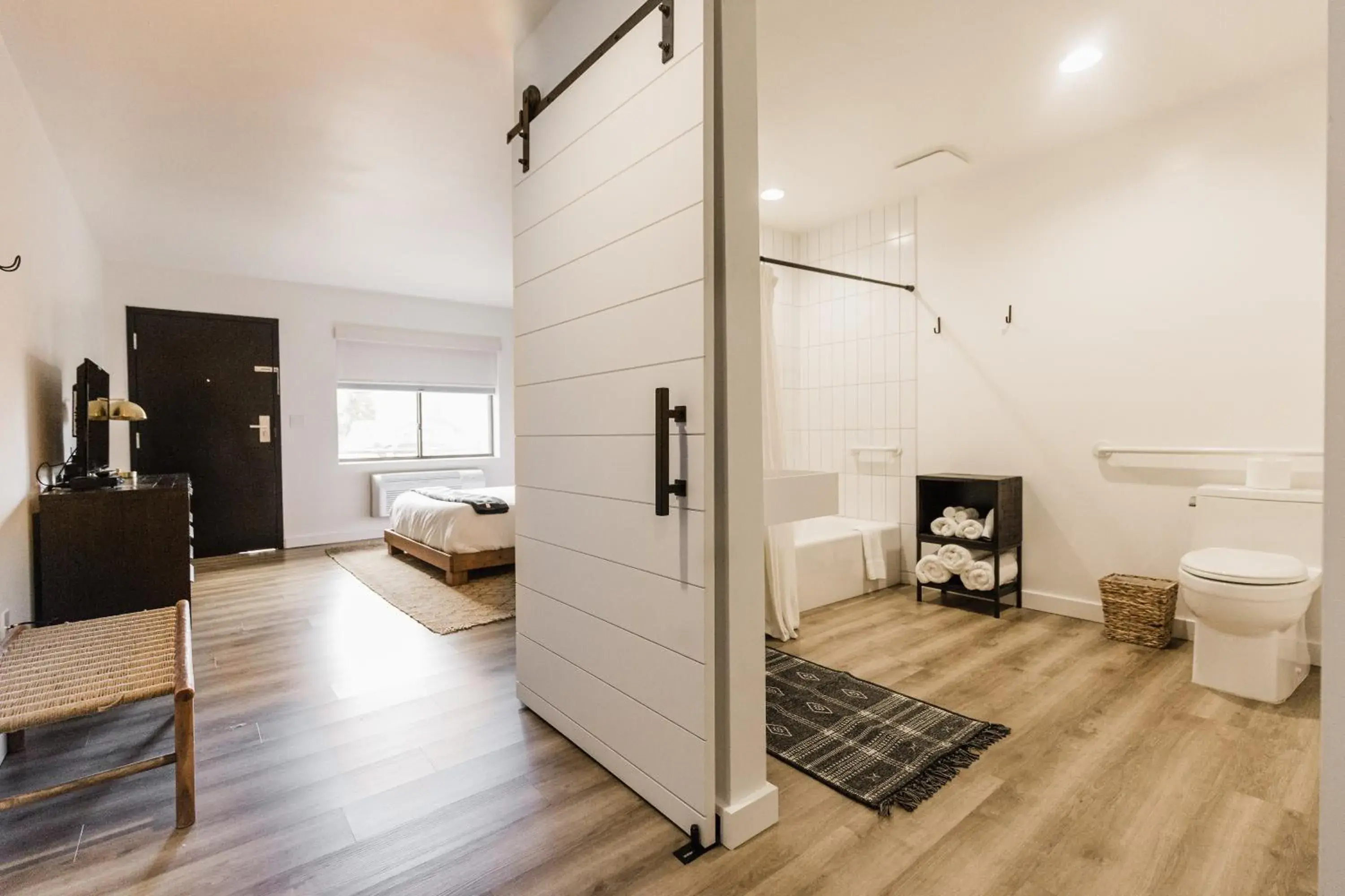 Wonderstone Single Queen ADA in Wonderstone at Glacier Wonderstone Single Queen ADA in Wonderstone at Glacier