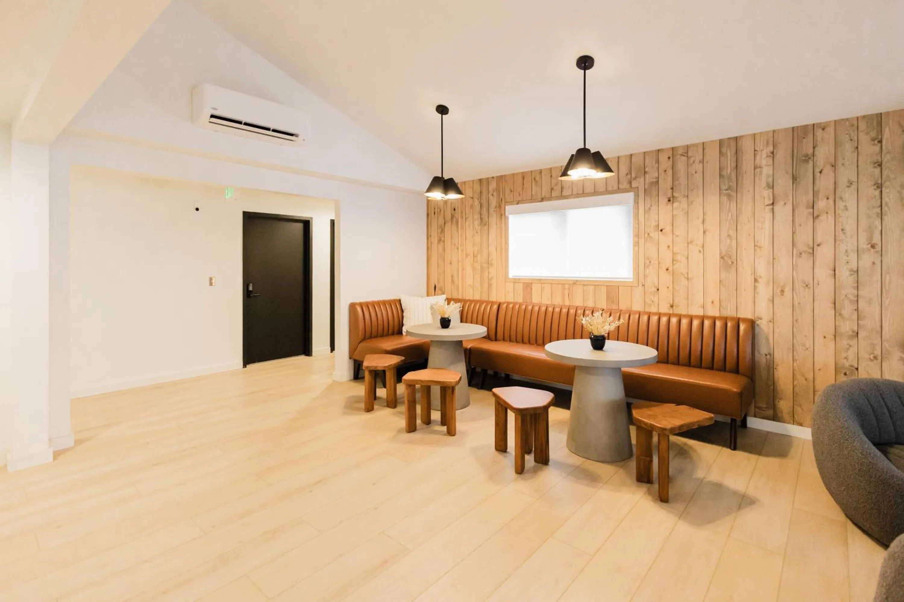 Seating area in Wonderstone at Glacier