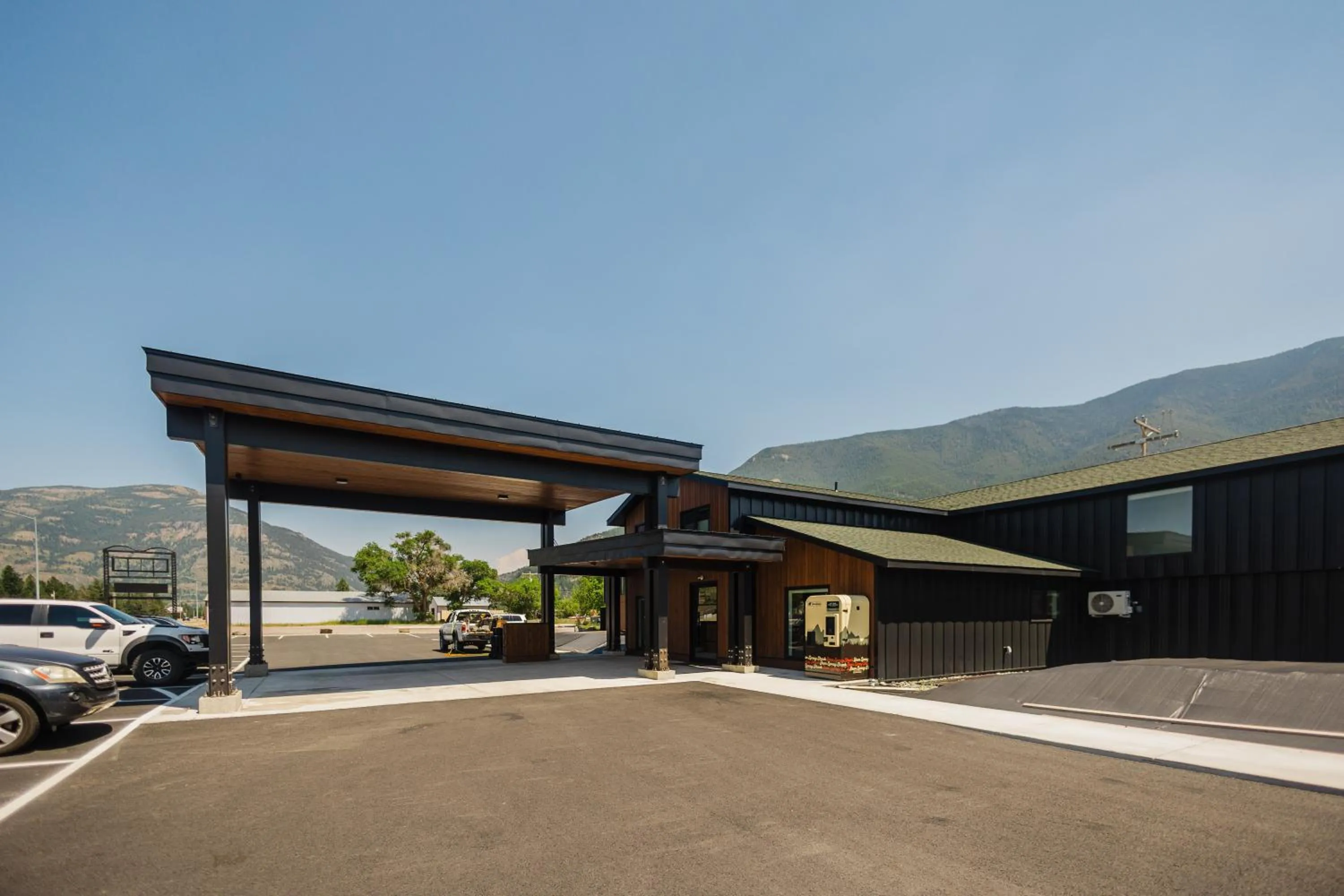 Property building in Wonderstone at Glacier