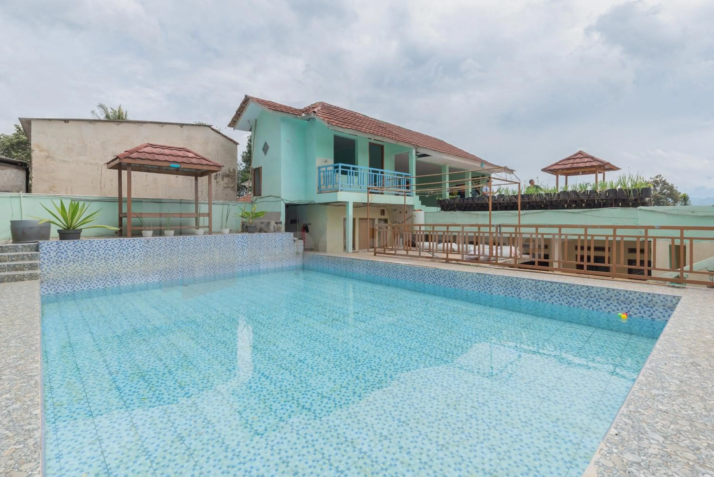 Swimming pool in Villa Sari Intan Ciater RedPartner