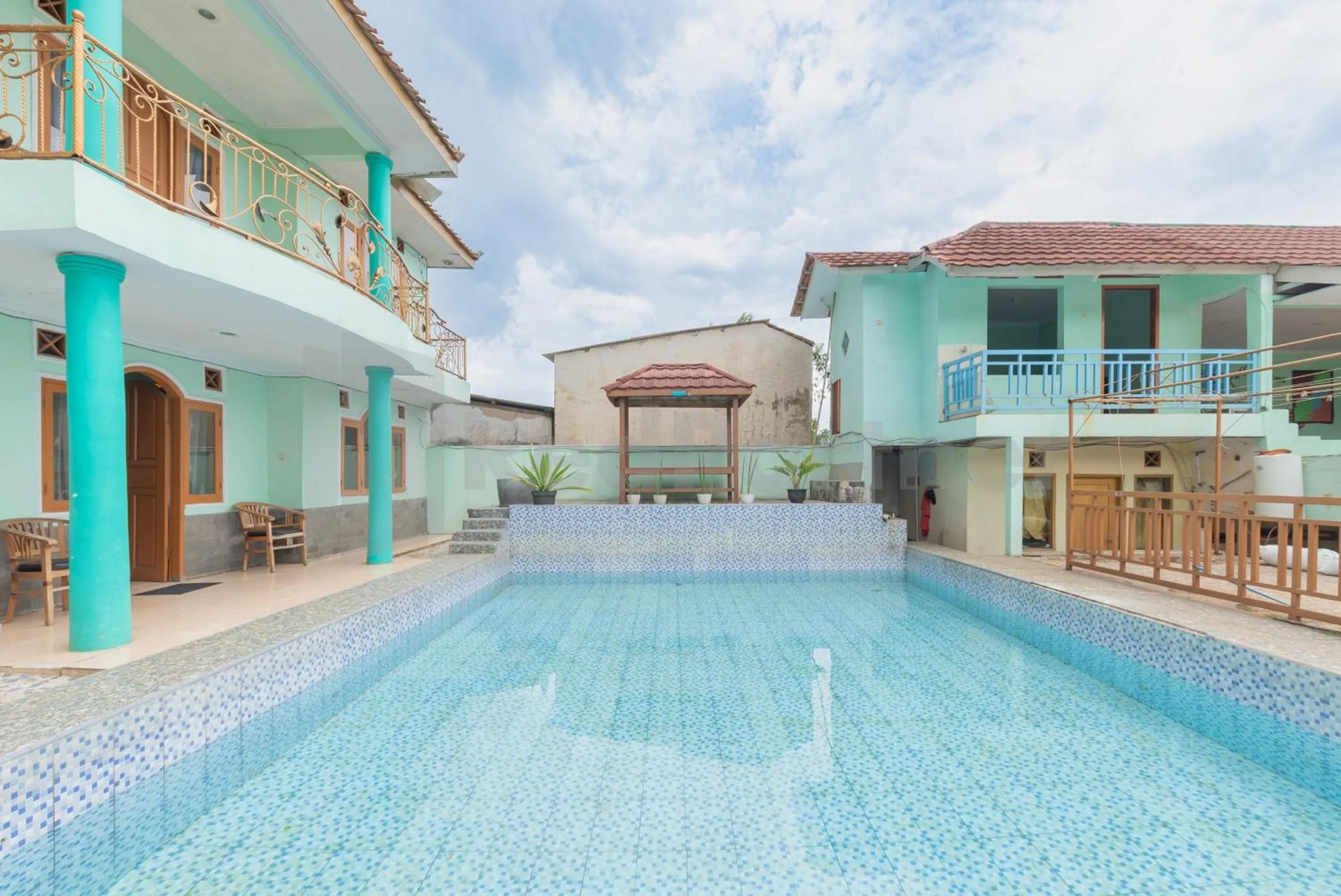 Swimming pool in Villa Sari Intan Ciater RedPartner