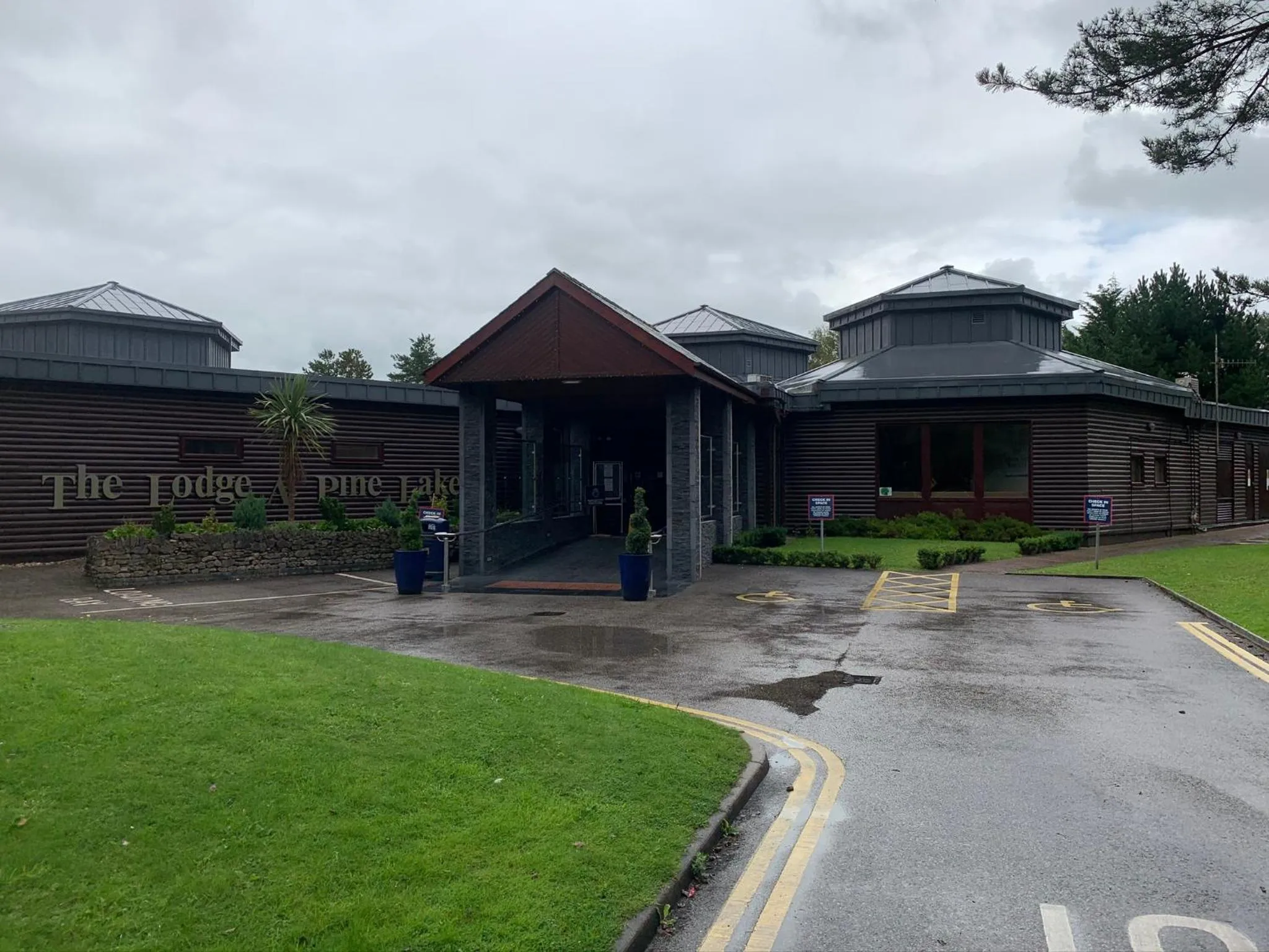 Lobby or reception in Keer Side Lodge, Luxury lodge with private hot tub at Pine Lake Resort