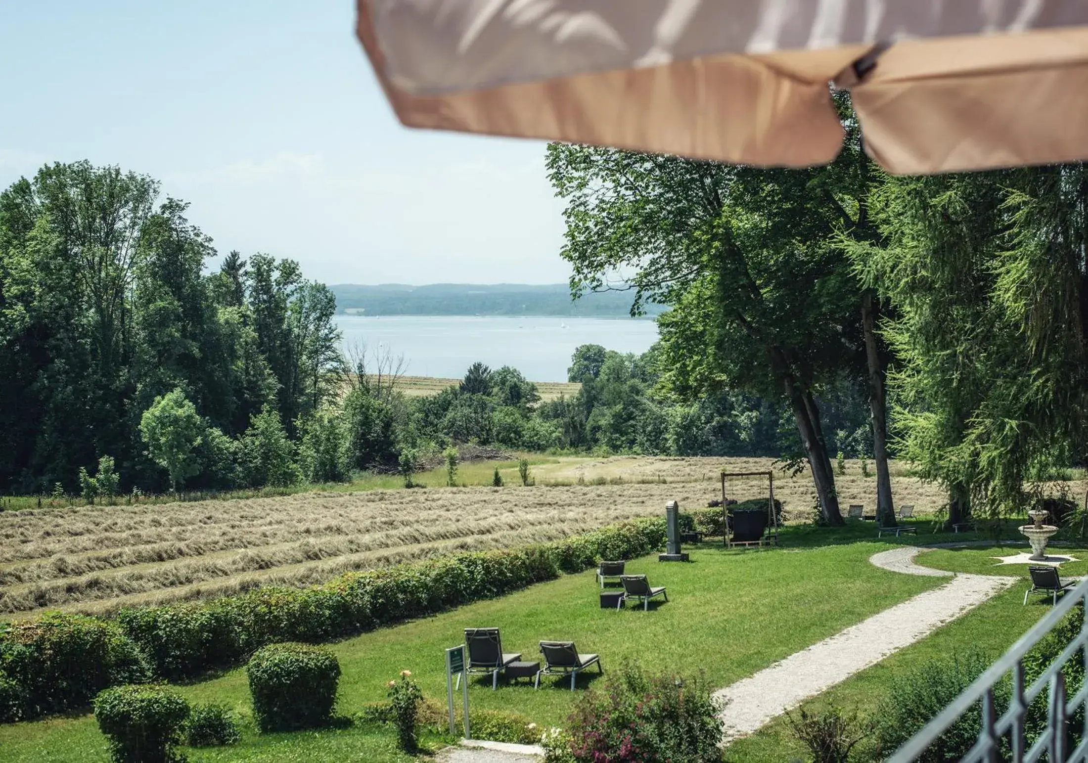 Park Suite with Garden View in Biohotel Schlossgut Oberambach Park Suite with Garden View in Biohotel Schlossgut Oberambach
