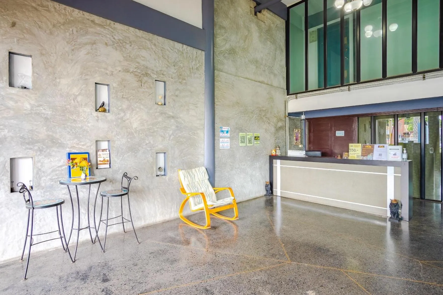 Living room in Tyler Banpon