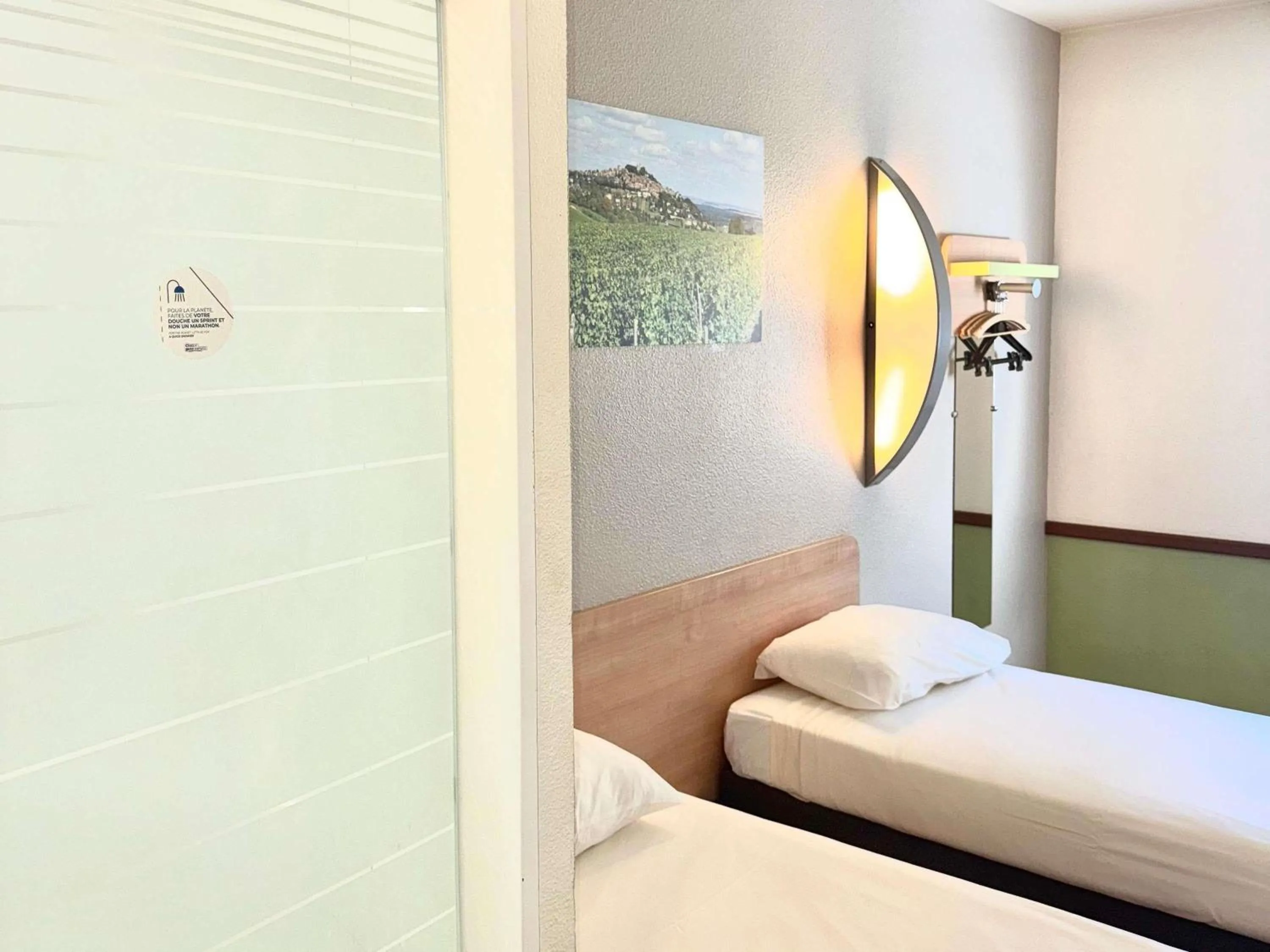 Bedroom, Bed in Hotel Ibis Budget Cosne Sur Loire