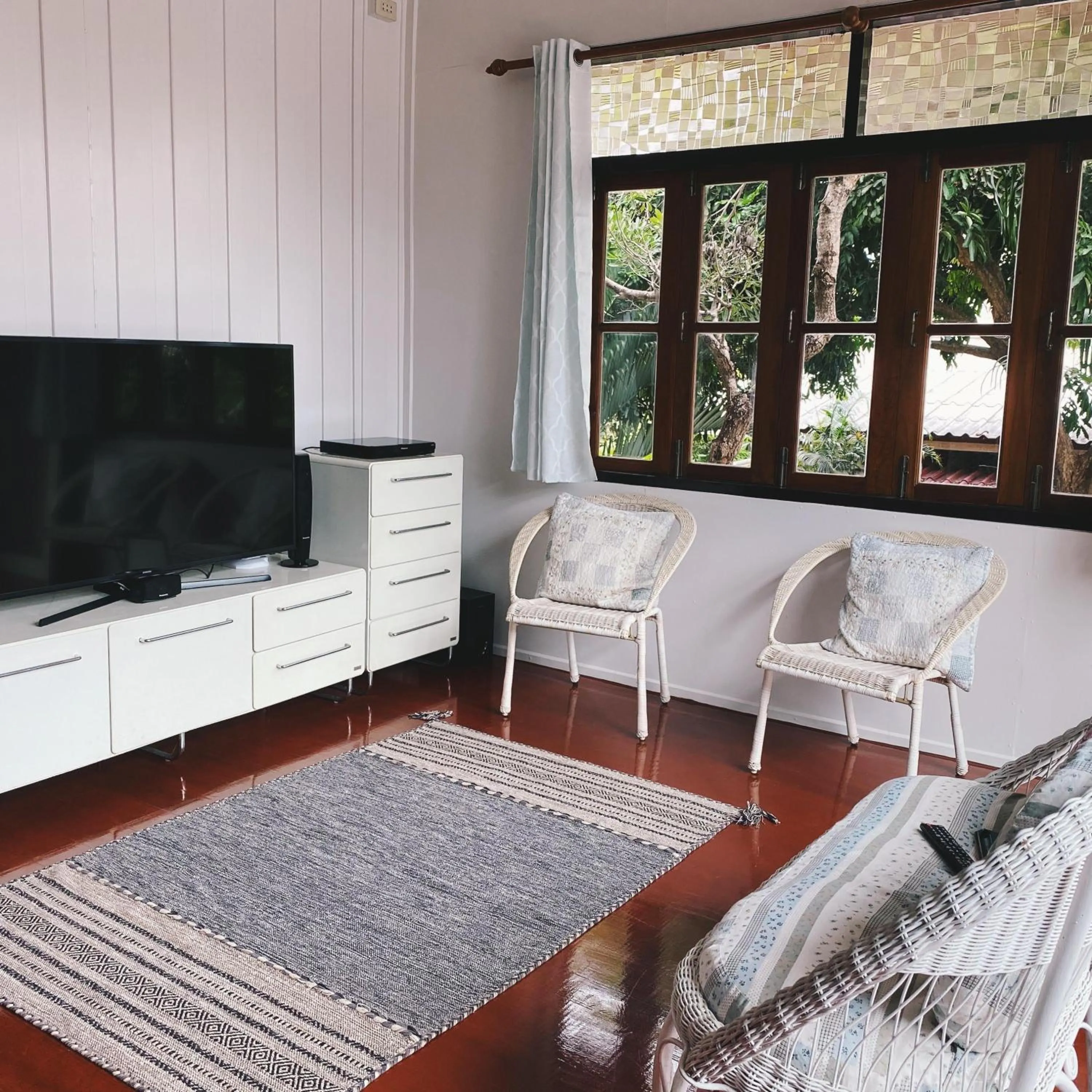 TV and multimedia in Banya BnB ที่พักบ้านย่าบีแอนด์บี เมืองประจวบฯ