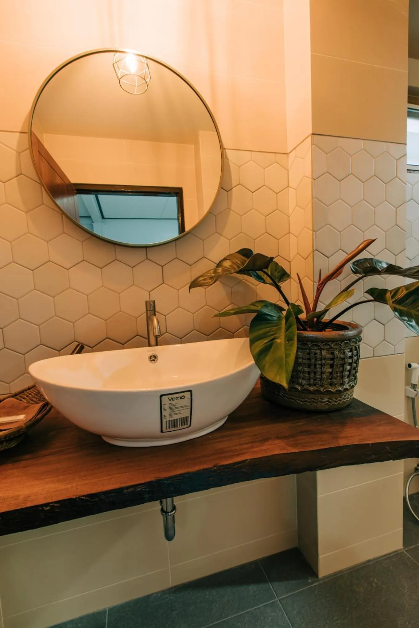 Toilet in Banya BnB ที่พักบ้านย่าบีแอนด์บี เมืองประจวบฯ