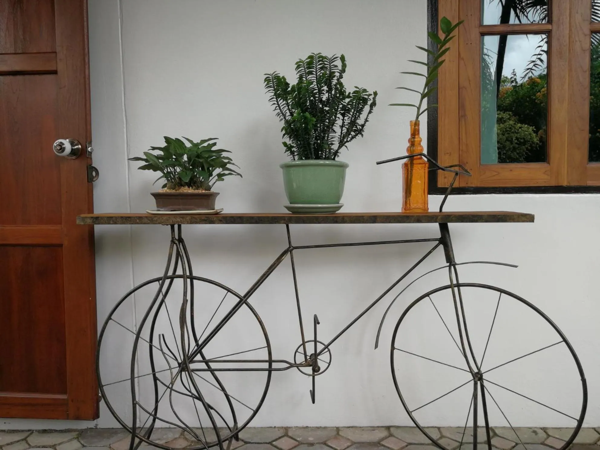 Garden in Banya BnB ที่พักบ้านย่าบีแอนด์บี เมืองประจวบฯ