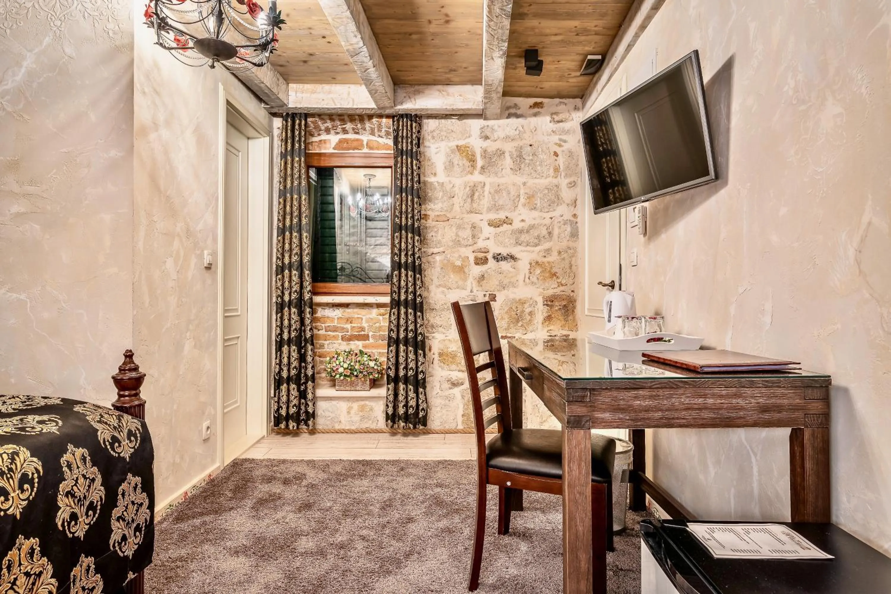 Bed in Historic Plaza Varos Split