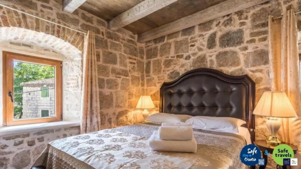 Bed in Historic Plaza Varos Split