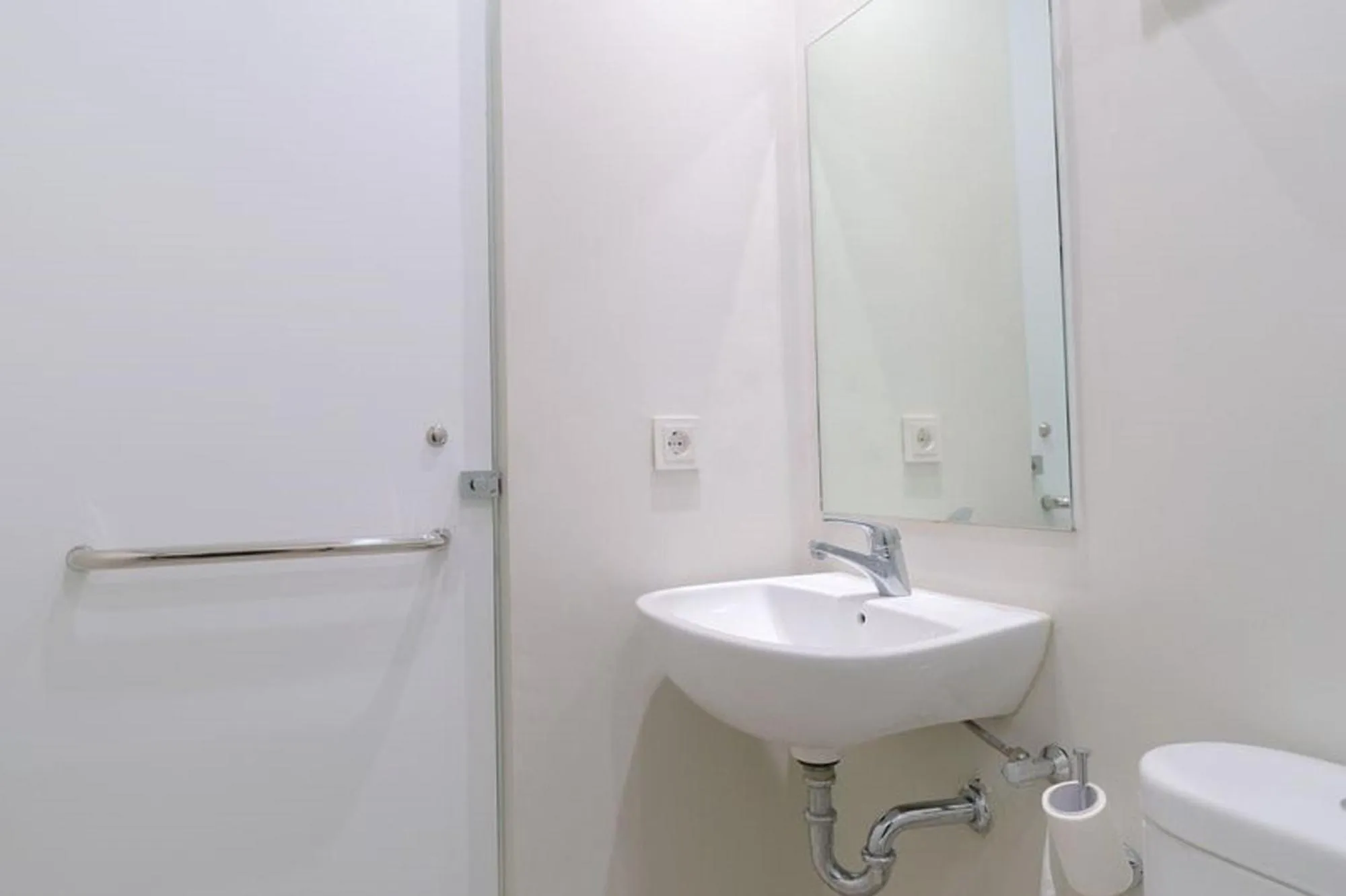 LeGreen Suite Semanggi