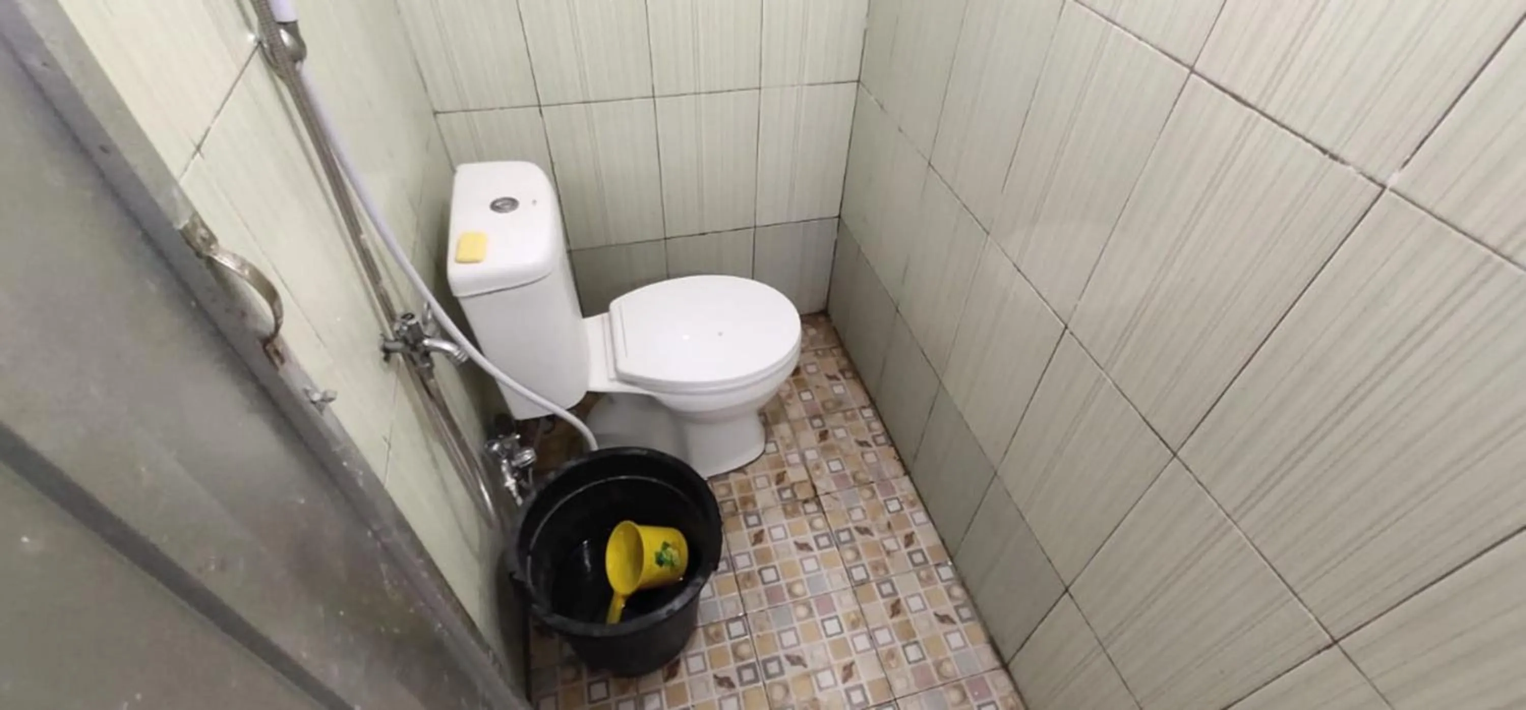 Bathroom in Limasan Mbah Darmo