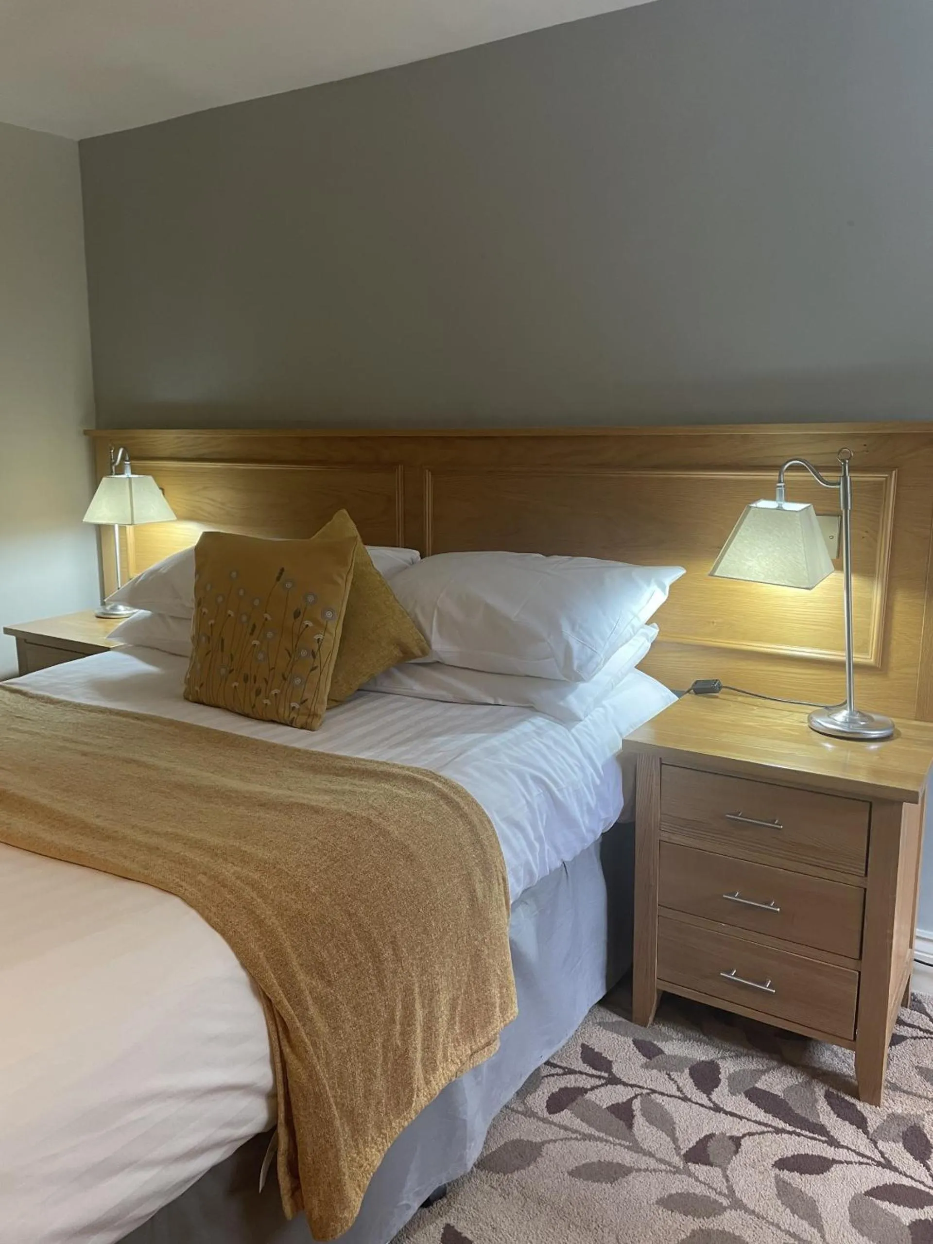 Bedroom, Bed in The Sea Trout Inn