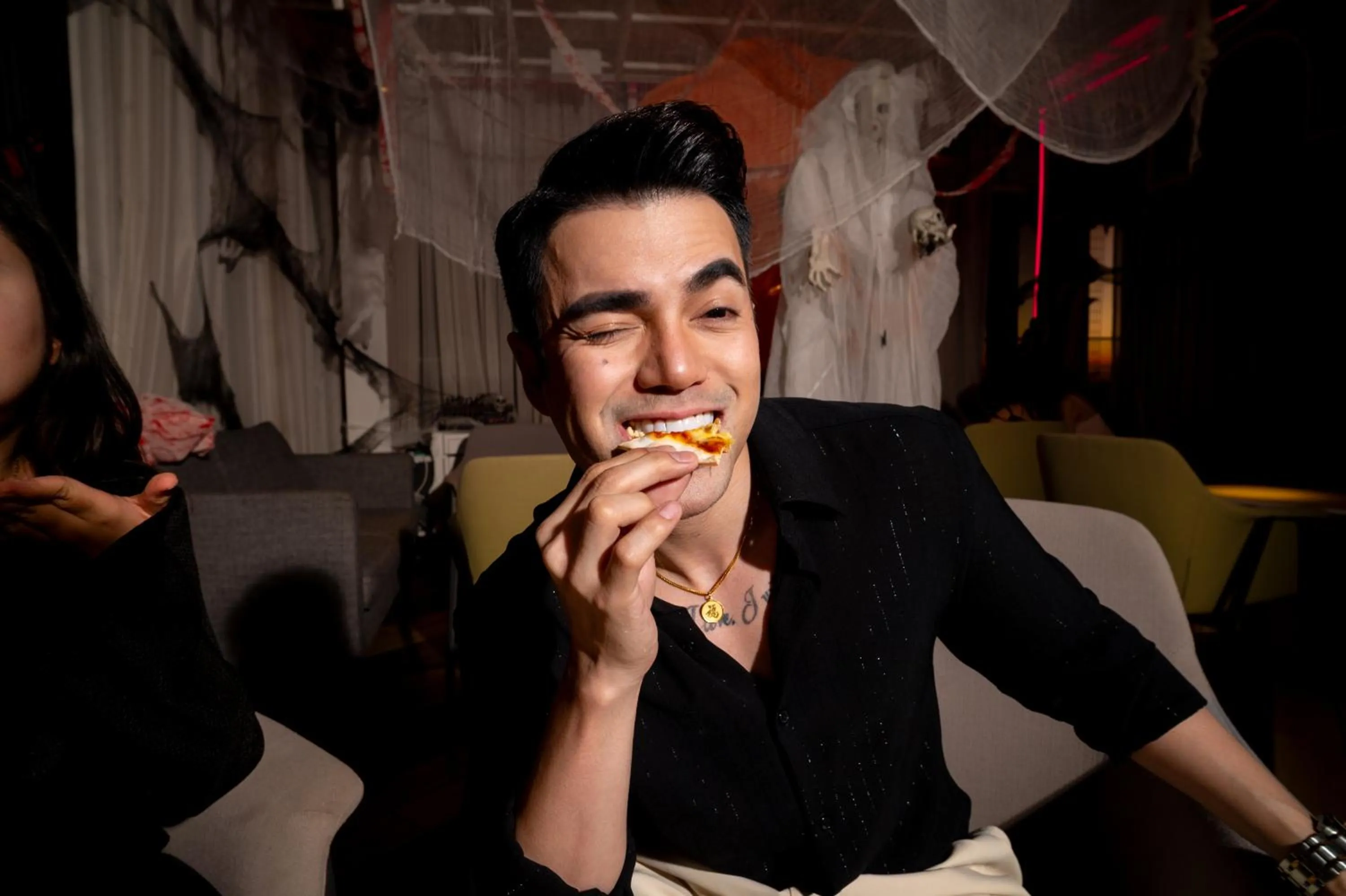 Restaurant/places to eat in Ceylonz Suites KLCC Rooftop Infinity Pool KL Tower View