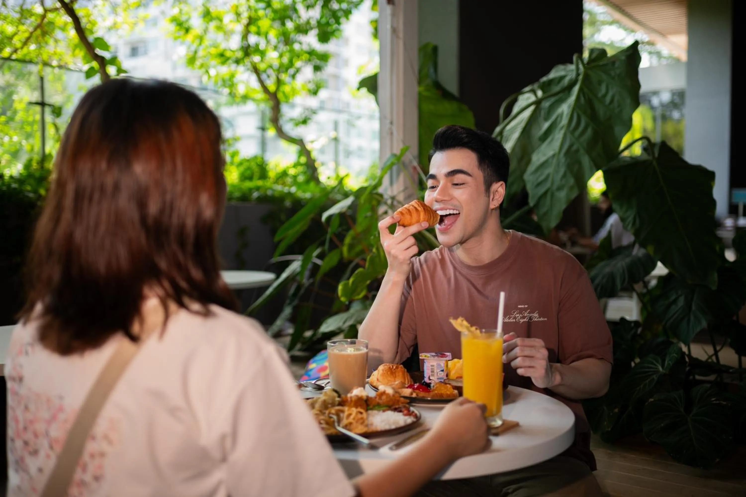 Restaurant/places to eat in Ceylonz Suites KLCC Rooftop Infinity Pool KL Tower View