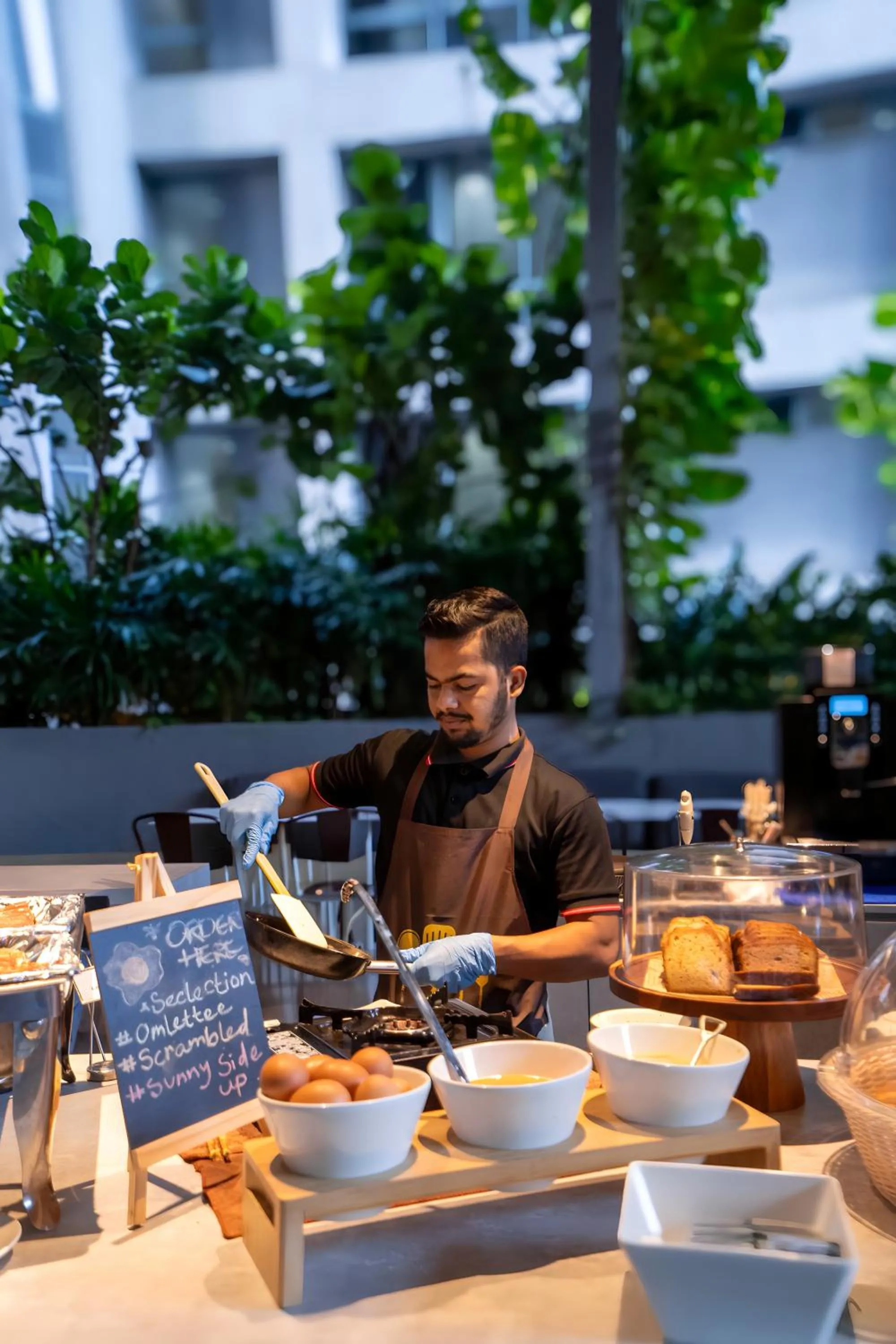 Restaurant/places to eat in Ceylonz Suites KLCC Rooftop Infinity Pool KL Tower View