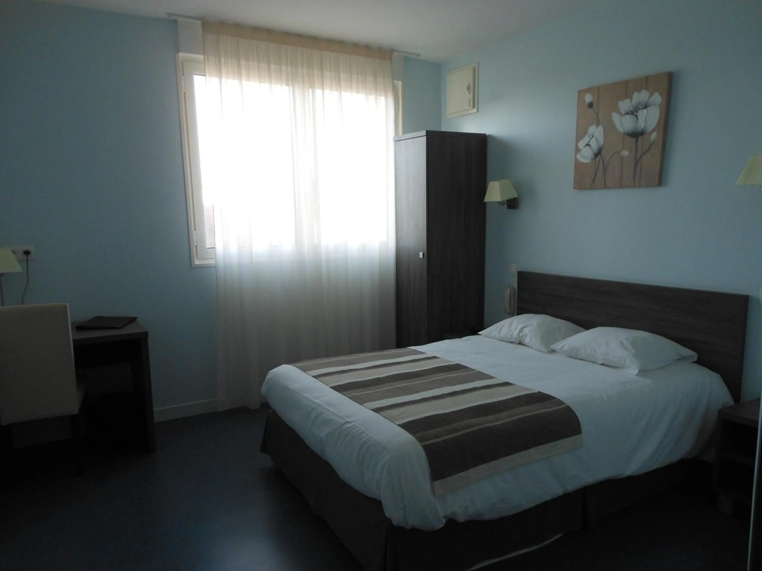 Photo of the whole room, Bed in Hotel du Parc