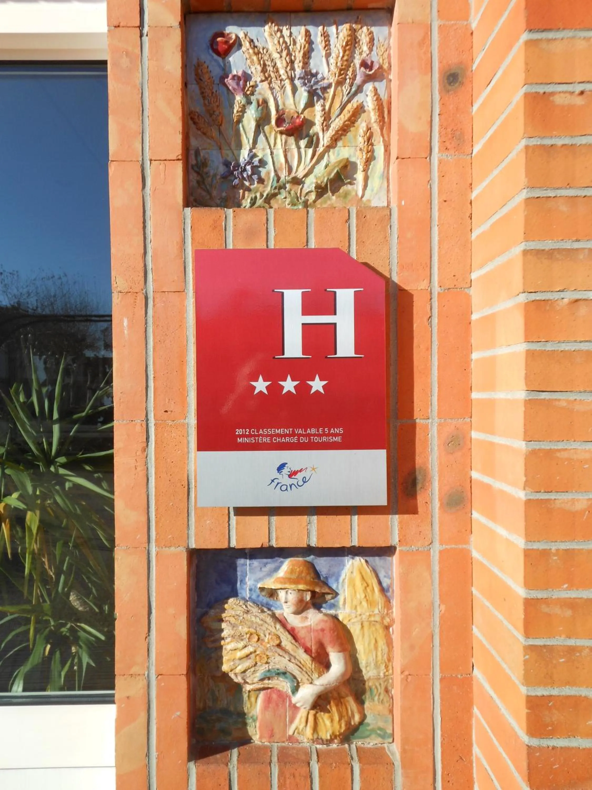 Facade/entrance in Hotel du Parc