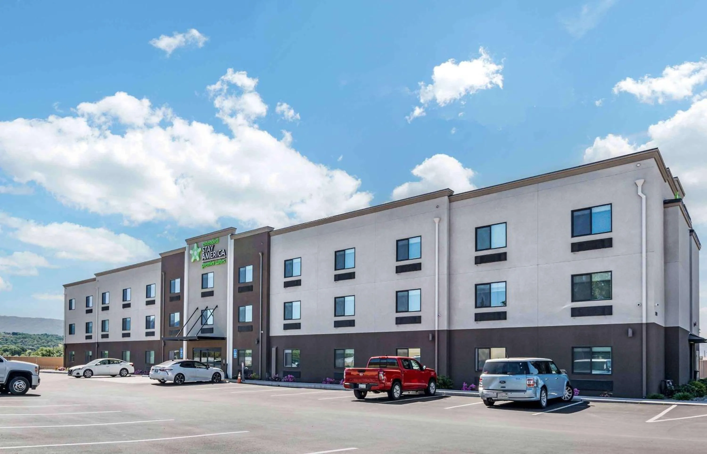 Property building in Extended Stay America Premiere Suites - Ukiah