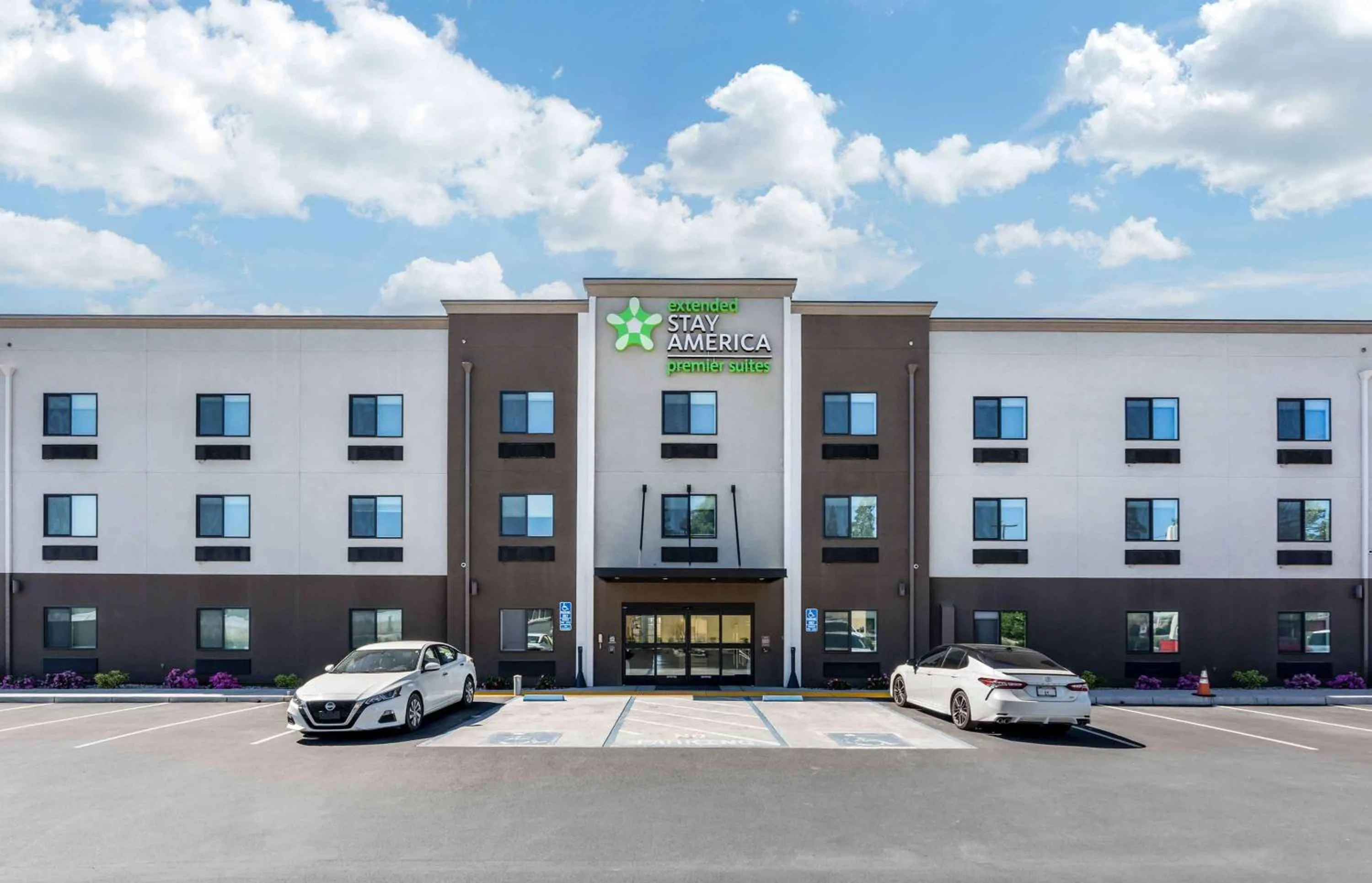 Property building in Extended Stay America Premiere Suites - Ukiah