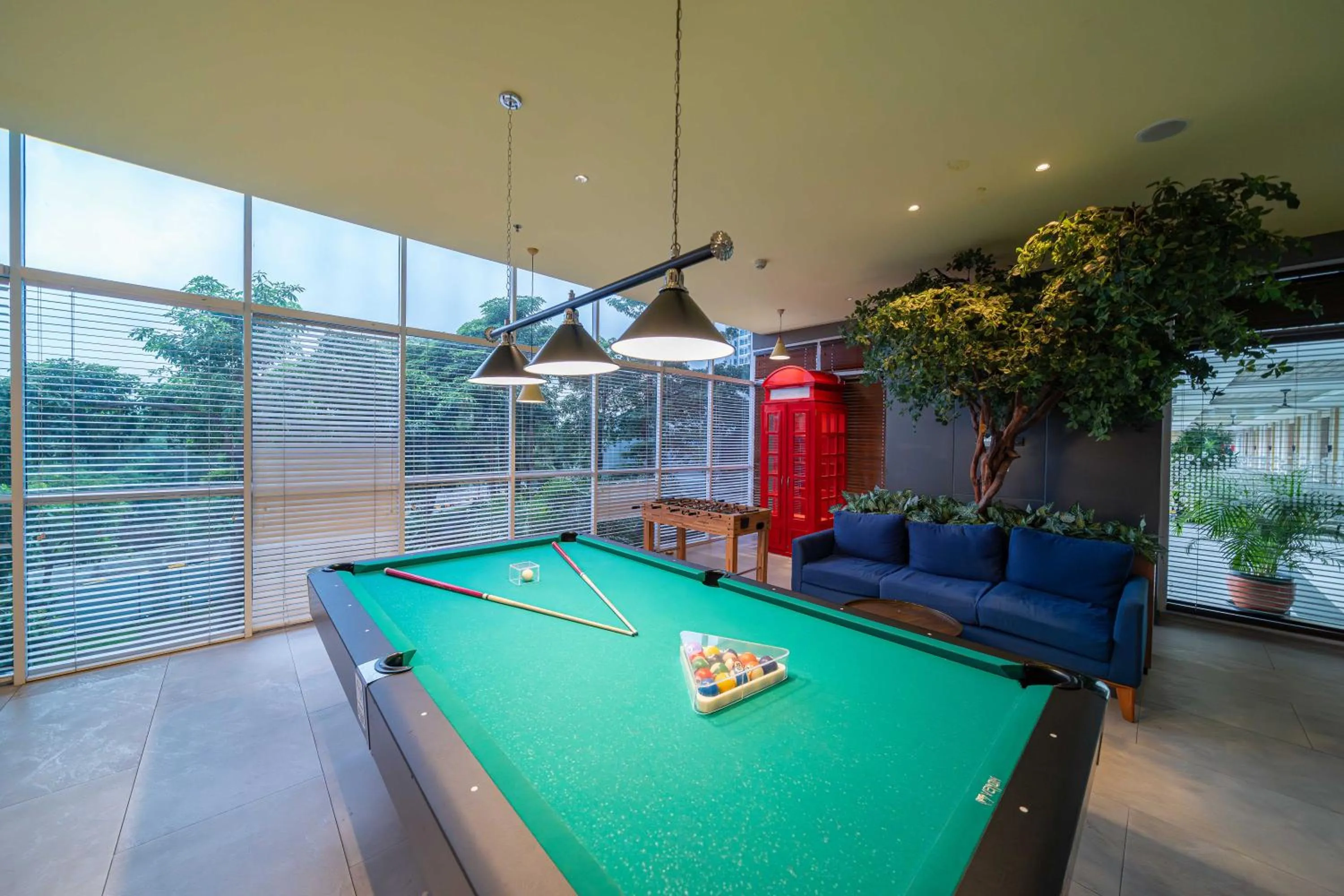 Restaurant/places to eat in Harris Suites Puri Mansion